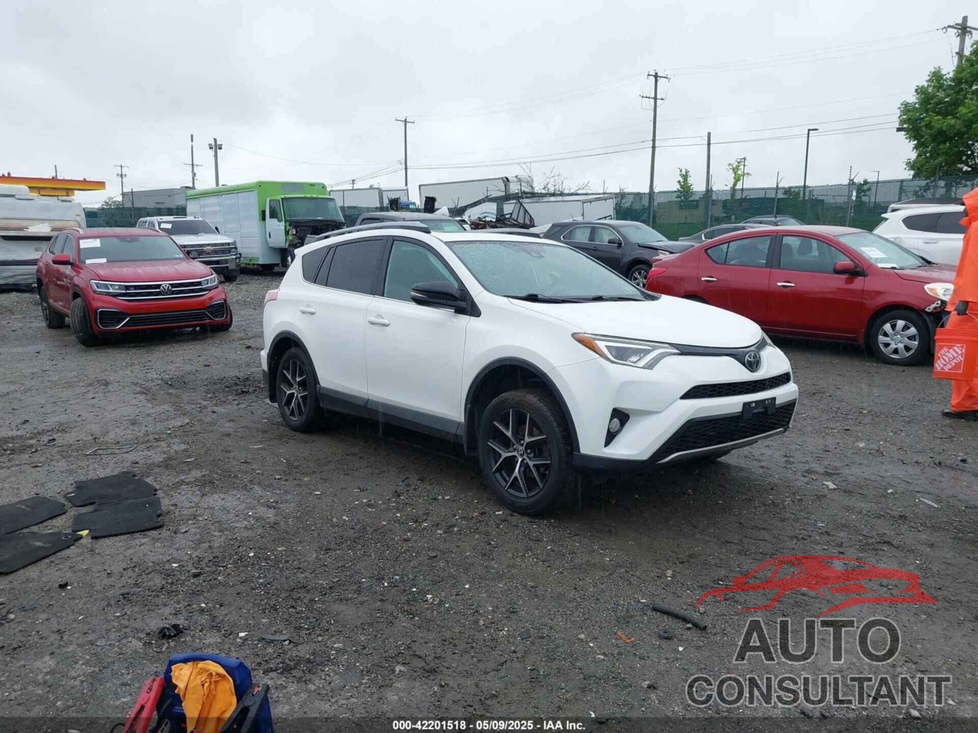 TOYOTA RAV4 2018 - JTMJFREV7JJ748669