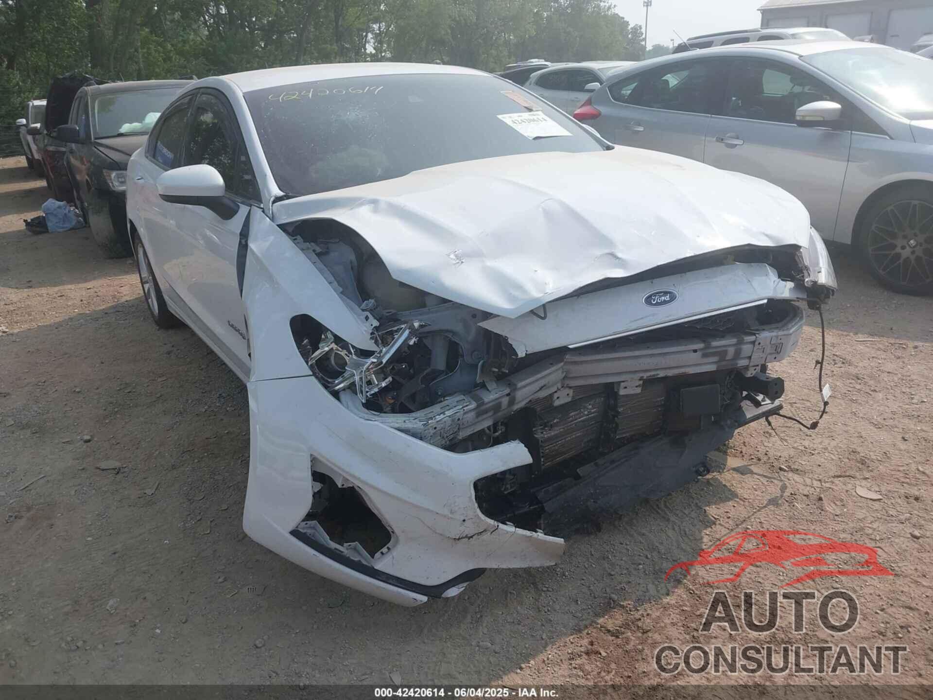FORD FUSION HYBRID 2019 - 3FA6P0LU8KR272390