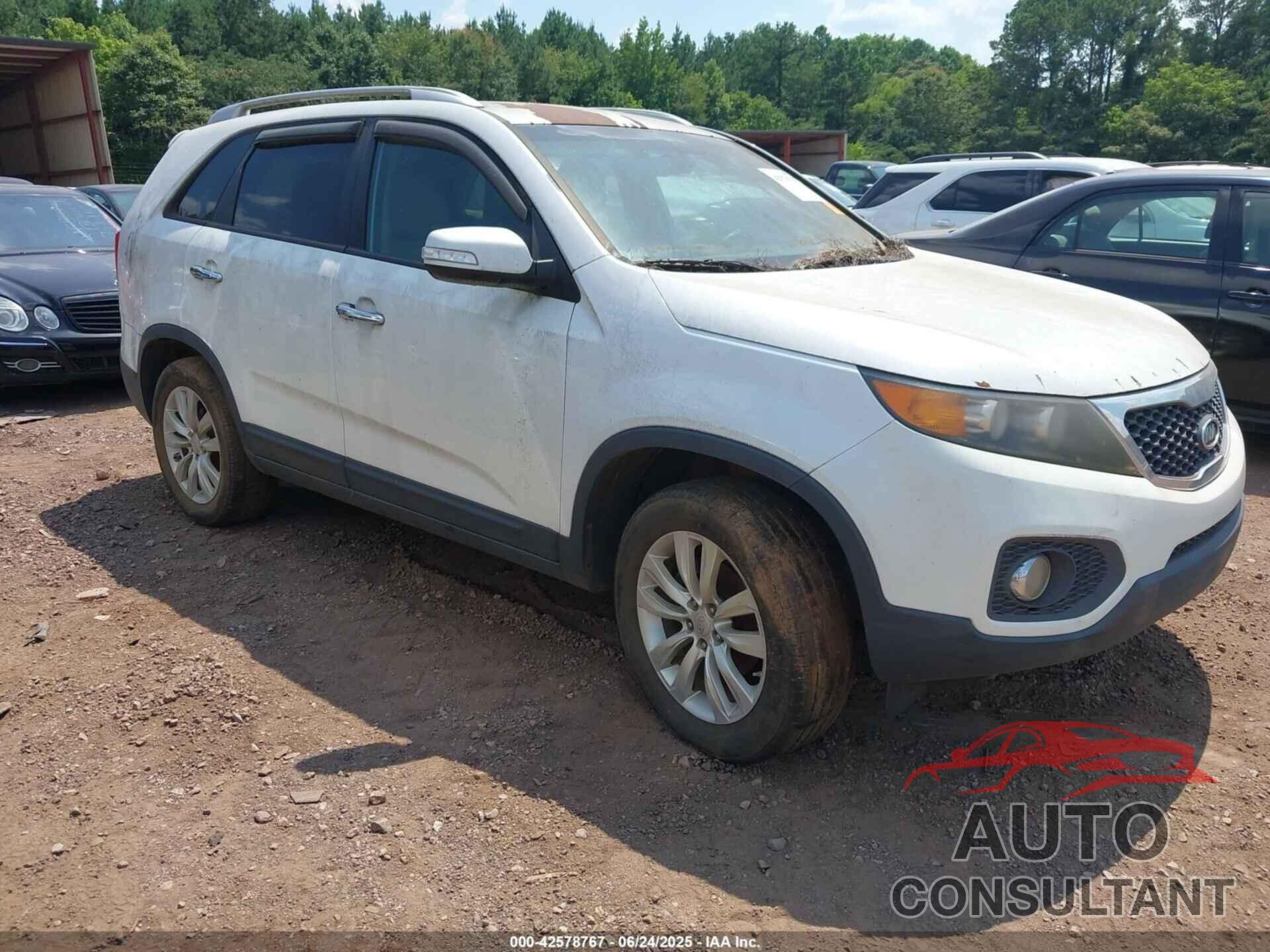 KIA SORENTO 2011 - 5XYKU4A23BG043412