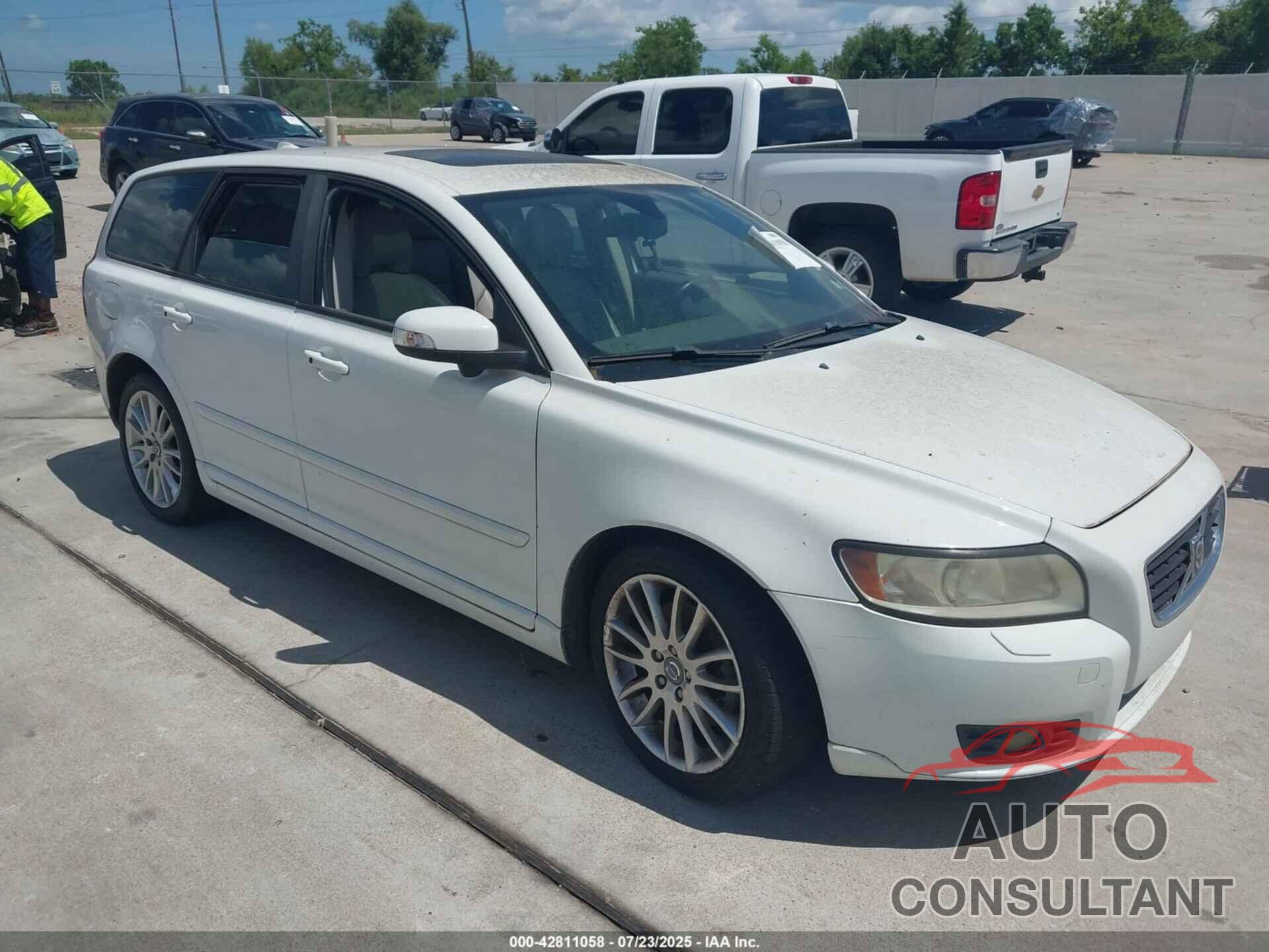 VOLVO V50 2010 - YV1382MW3A2555105