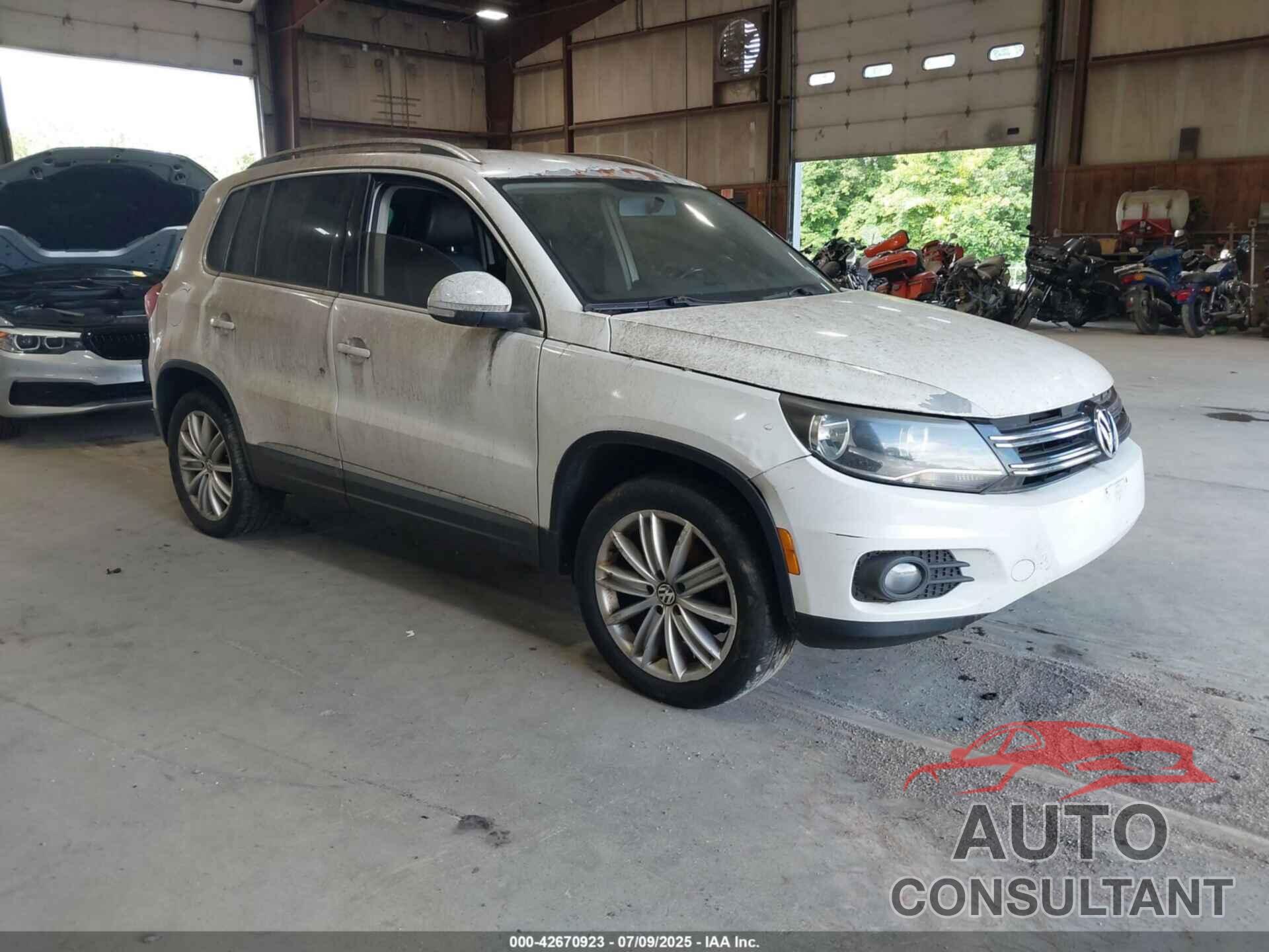 VOLKSWAGEN TIGUAN 2012 - WVGAV7AXXCW533237