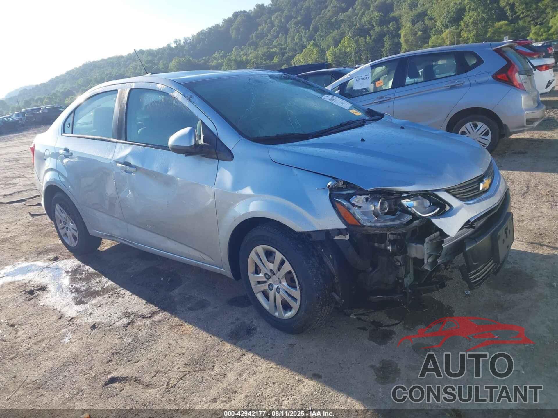 CHEVROLET SONIC 2017 - 1G1JB5SH8H4149638