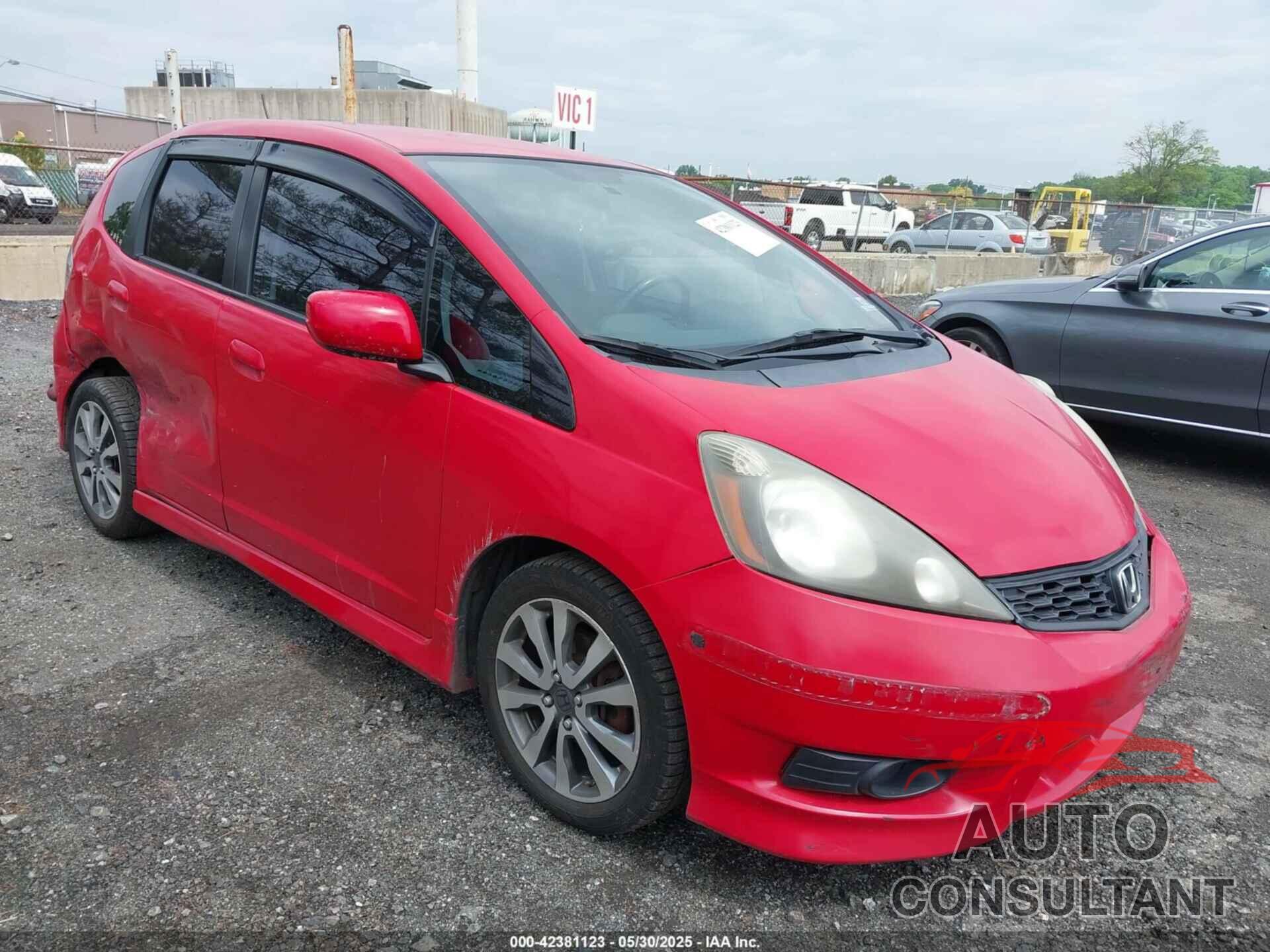 HONDA FIT 2013 - JHMGE8H56DC018441