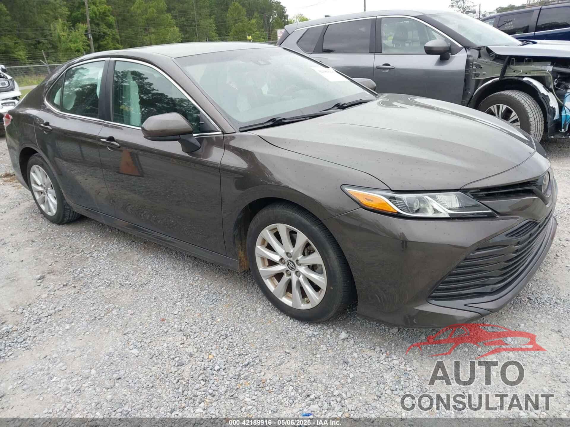 TOYOTA CAMRY 2018 - 4T1B11HK3JU020752