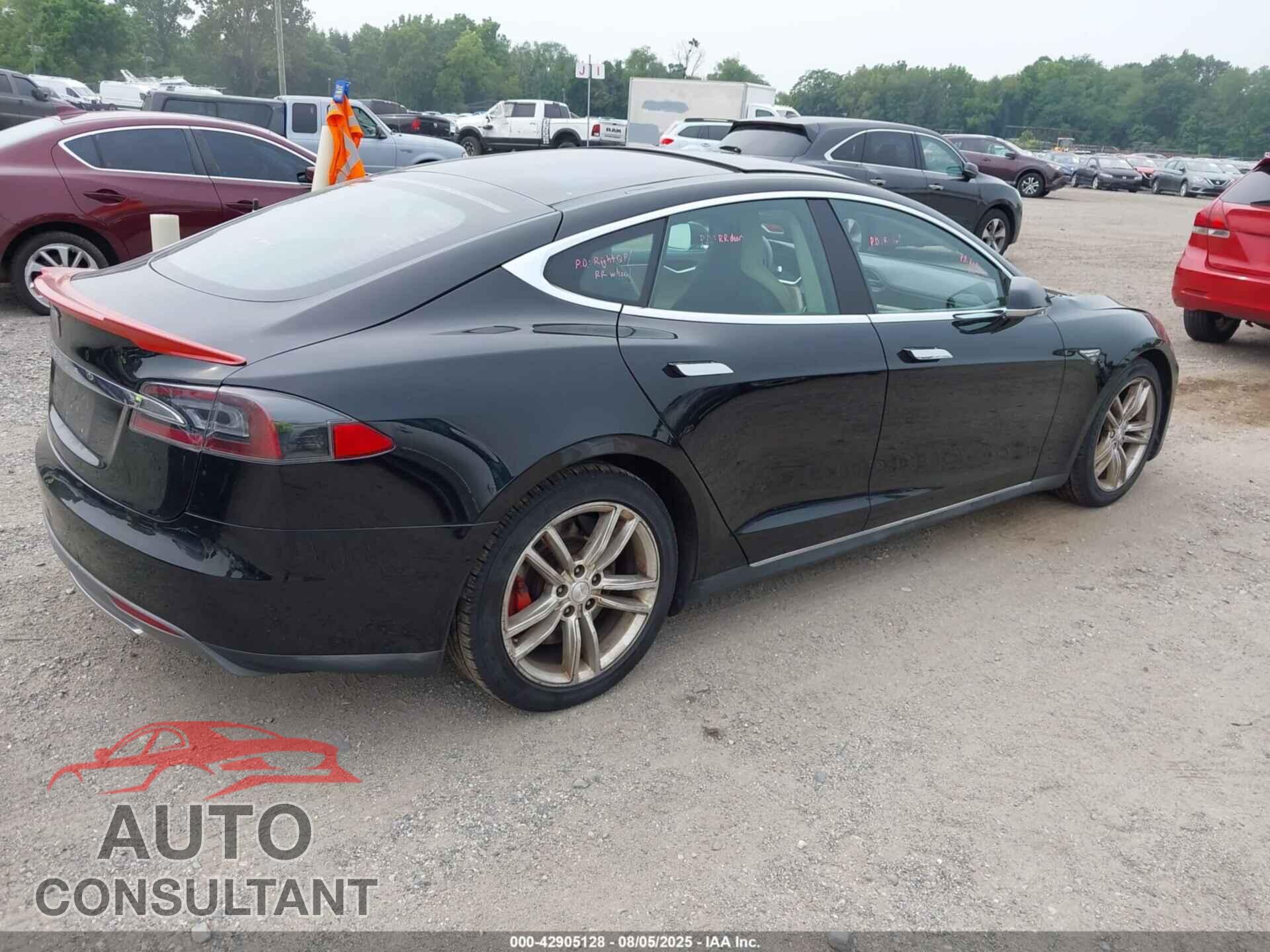 TESLA MODEL S 2013 - 5YJSA1CG0DFP06428