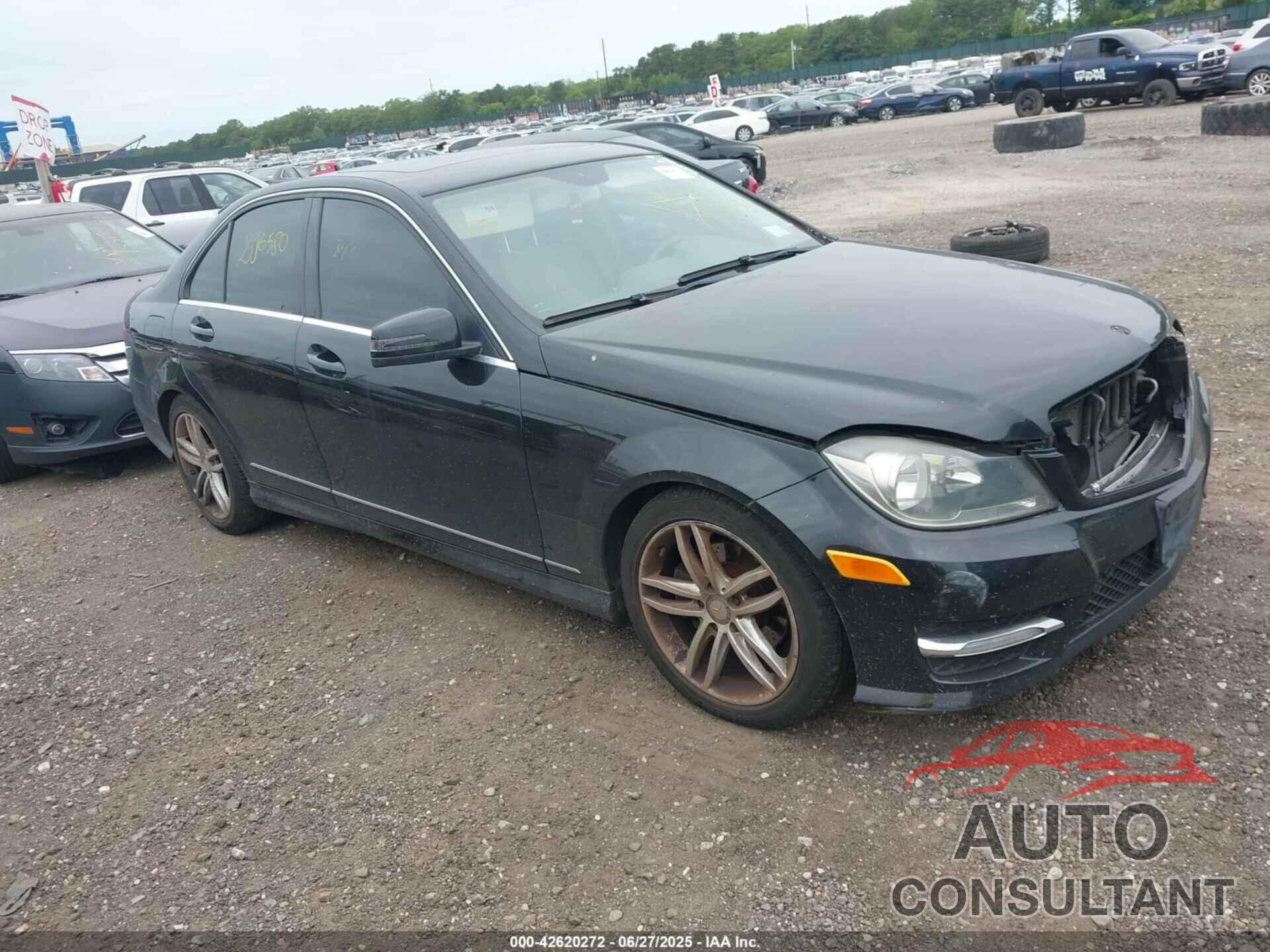 MERCEDES-BENZ C 300 2012 - WDDGF8BB9CR198125