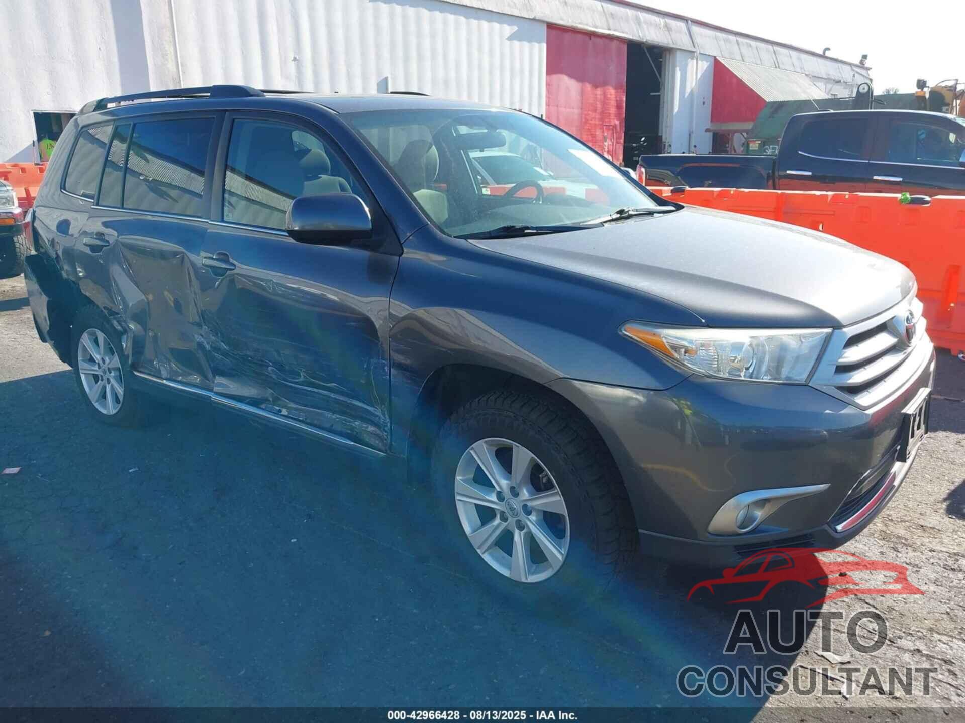 TOYOTA HIGHLANDER 2012 - 5TDBK3EH1CS094443