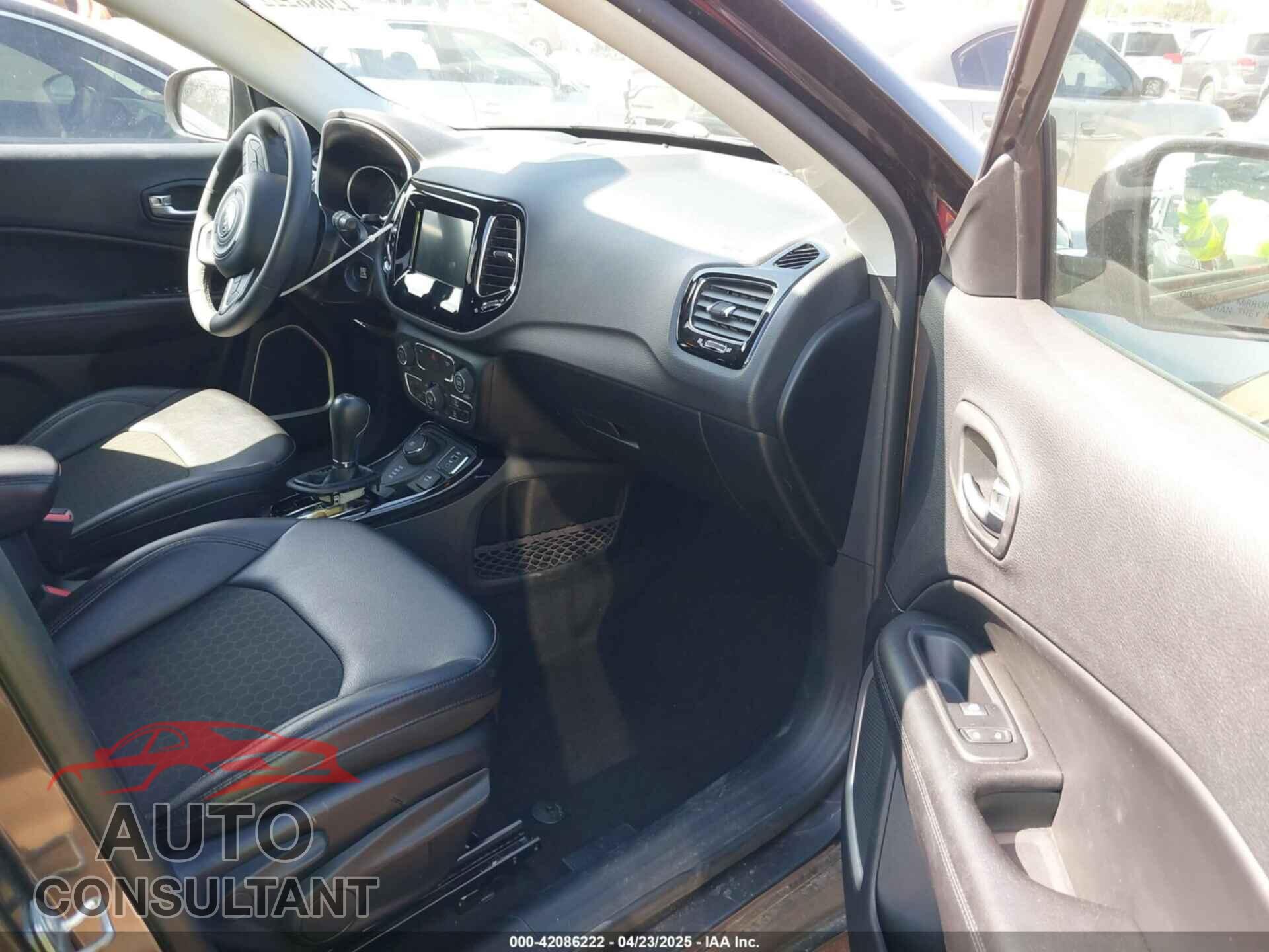 JEEP COMPASS 2021 - 3C4NJDBB4MT555101