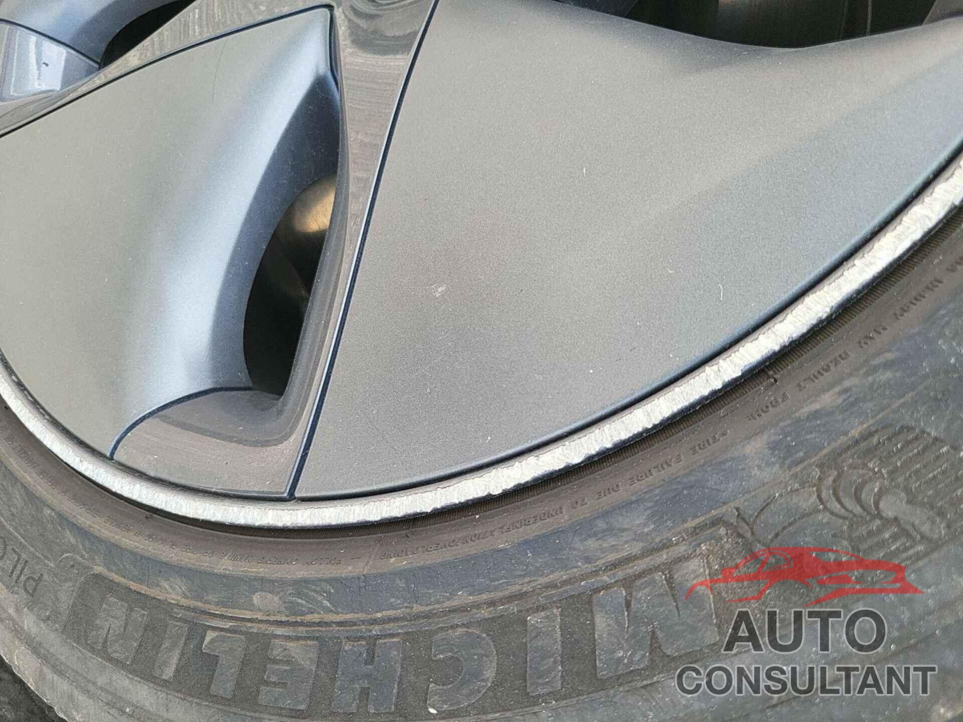 TESLA MODEL 3 2020 - 5YJ3E1EB3LF795047