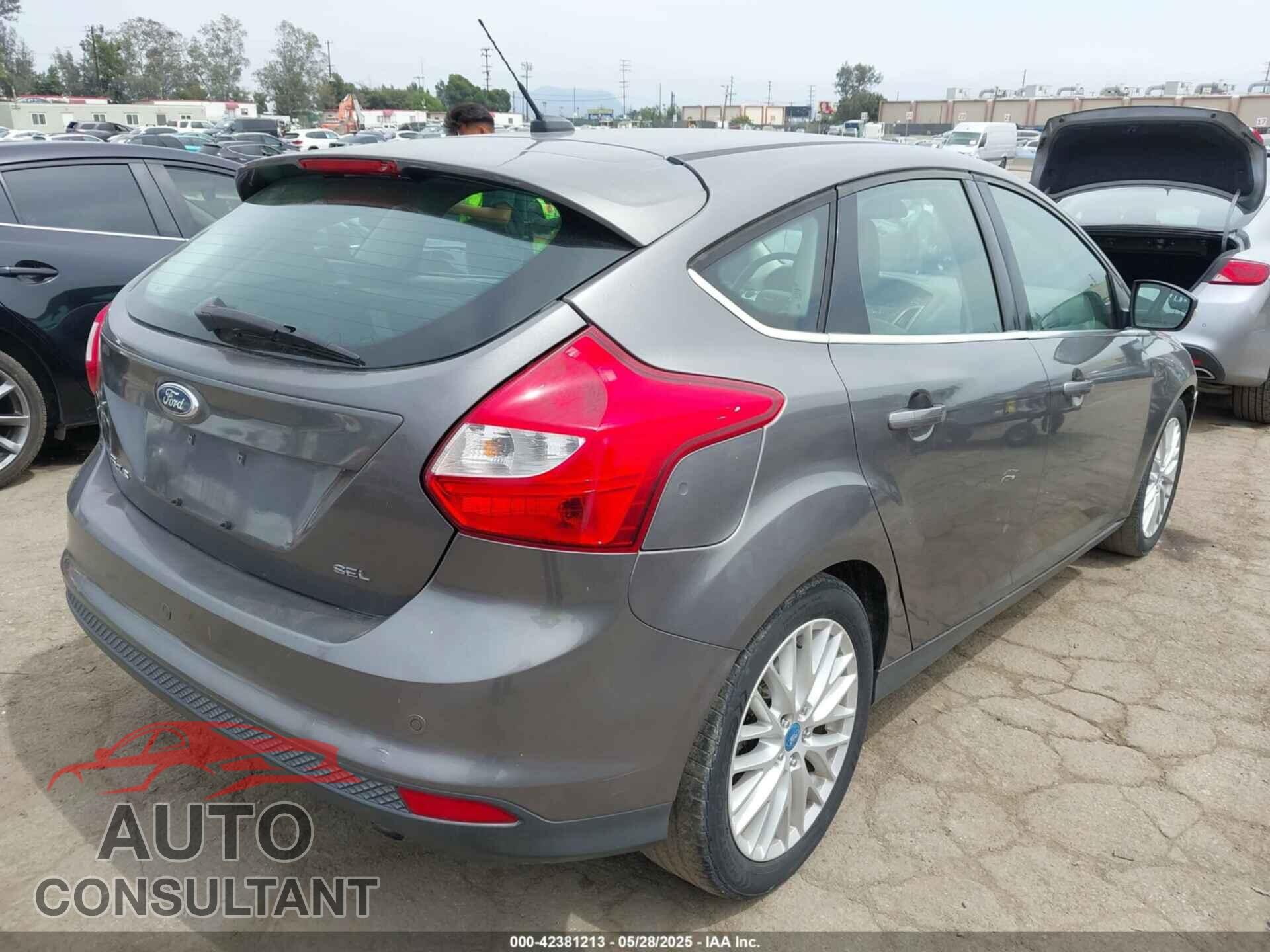 FORD FOCUS 2012 - 1FAHP3M25CL190818