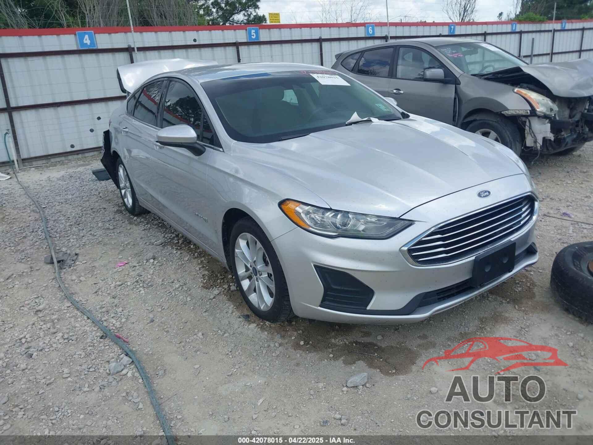 FORD FUSION HYBRID 2019 - 3FA6P0LU5KR222126