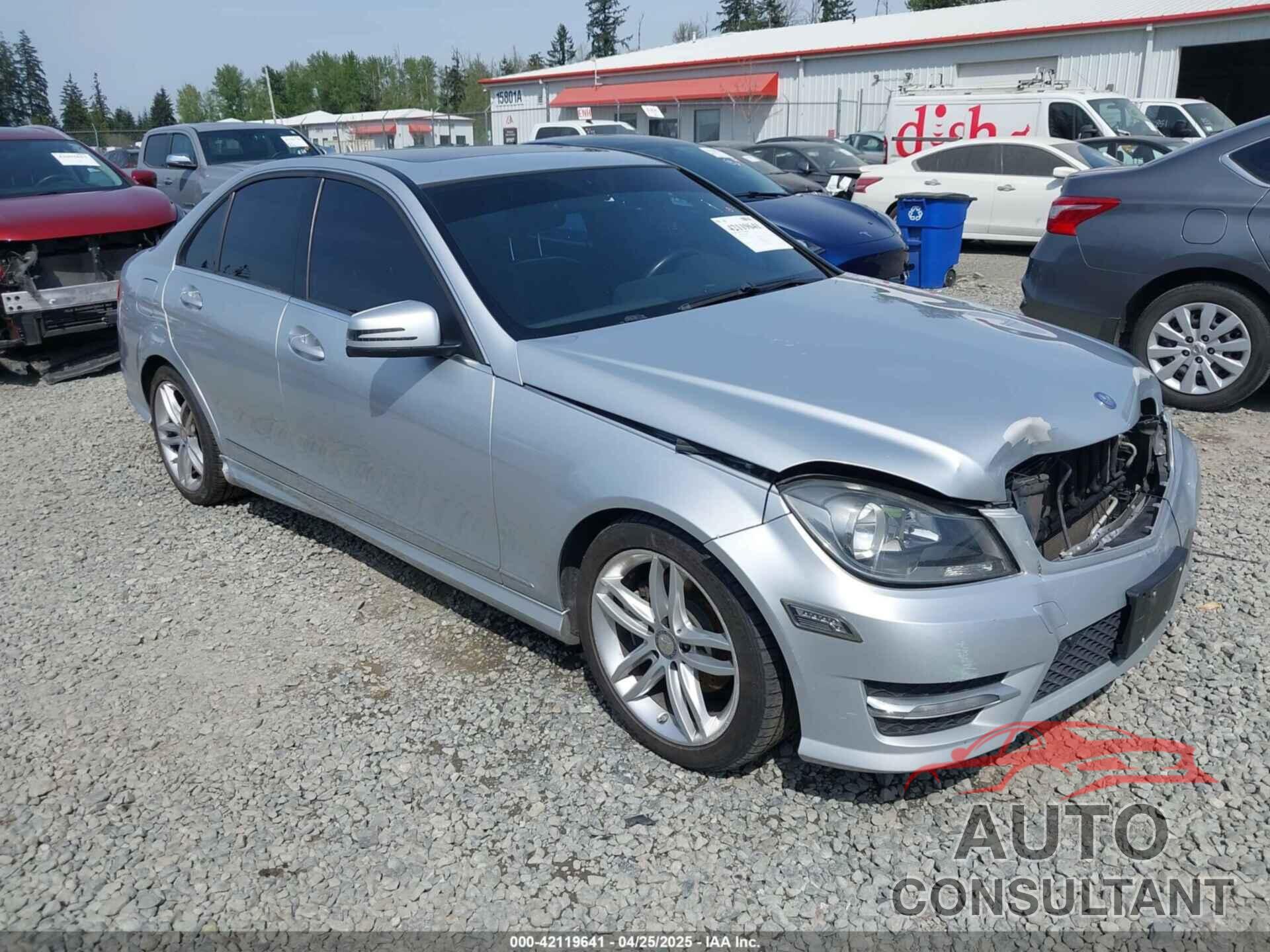 MERCEDES-BENZ C 300 2012 - WDDGF8BB7CR238797