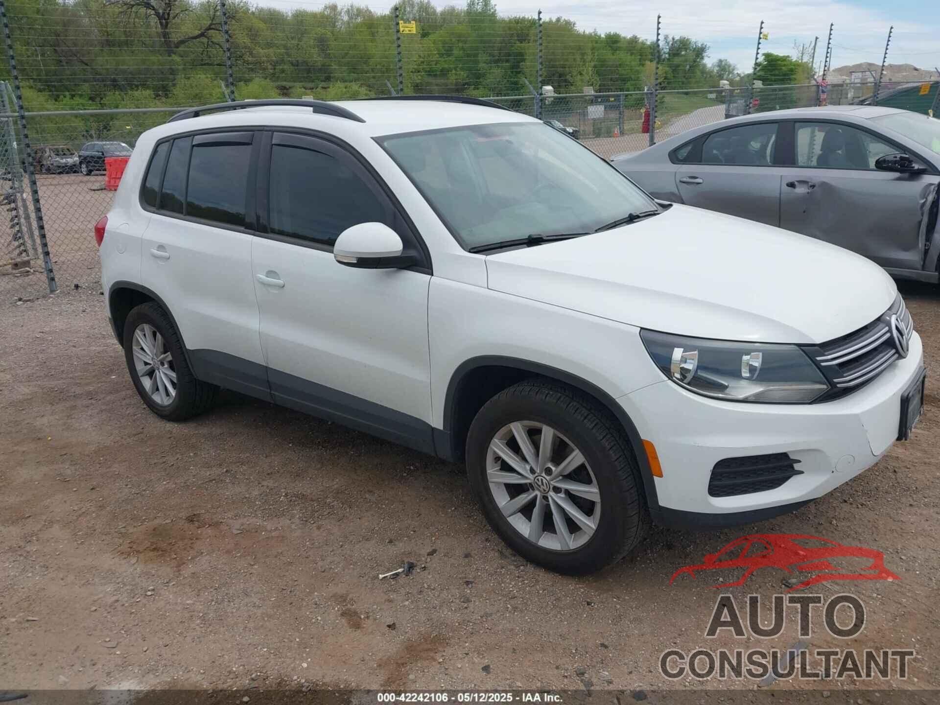 VOLKSWAGEN TIGUAN 2017 - WVGBV7AX8HK050834