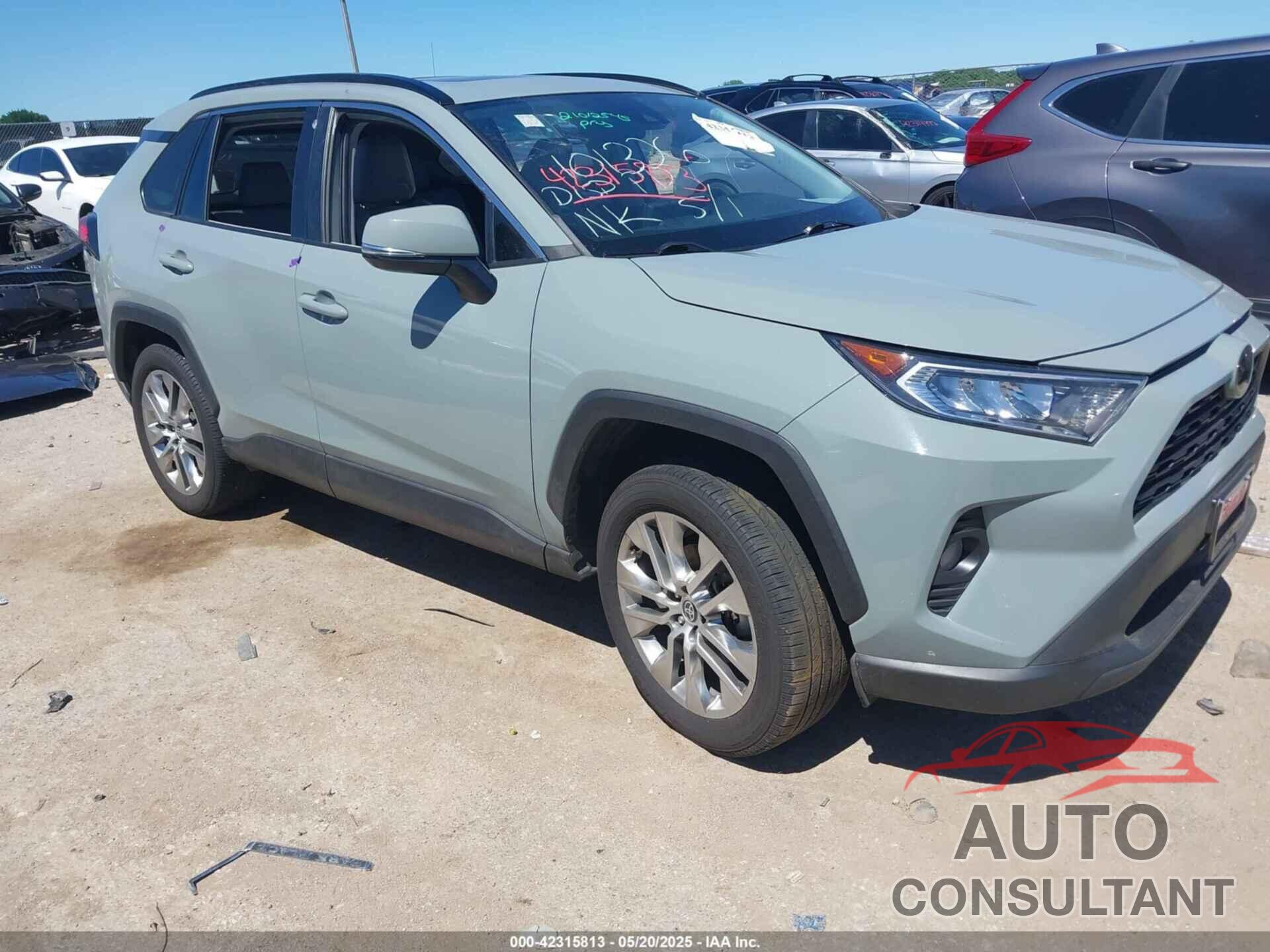TOYOTA RAV4 2021 - 2T3C1RFV0MW140682