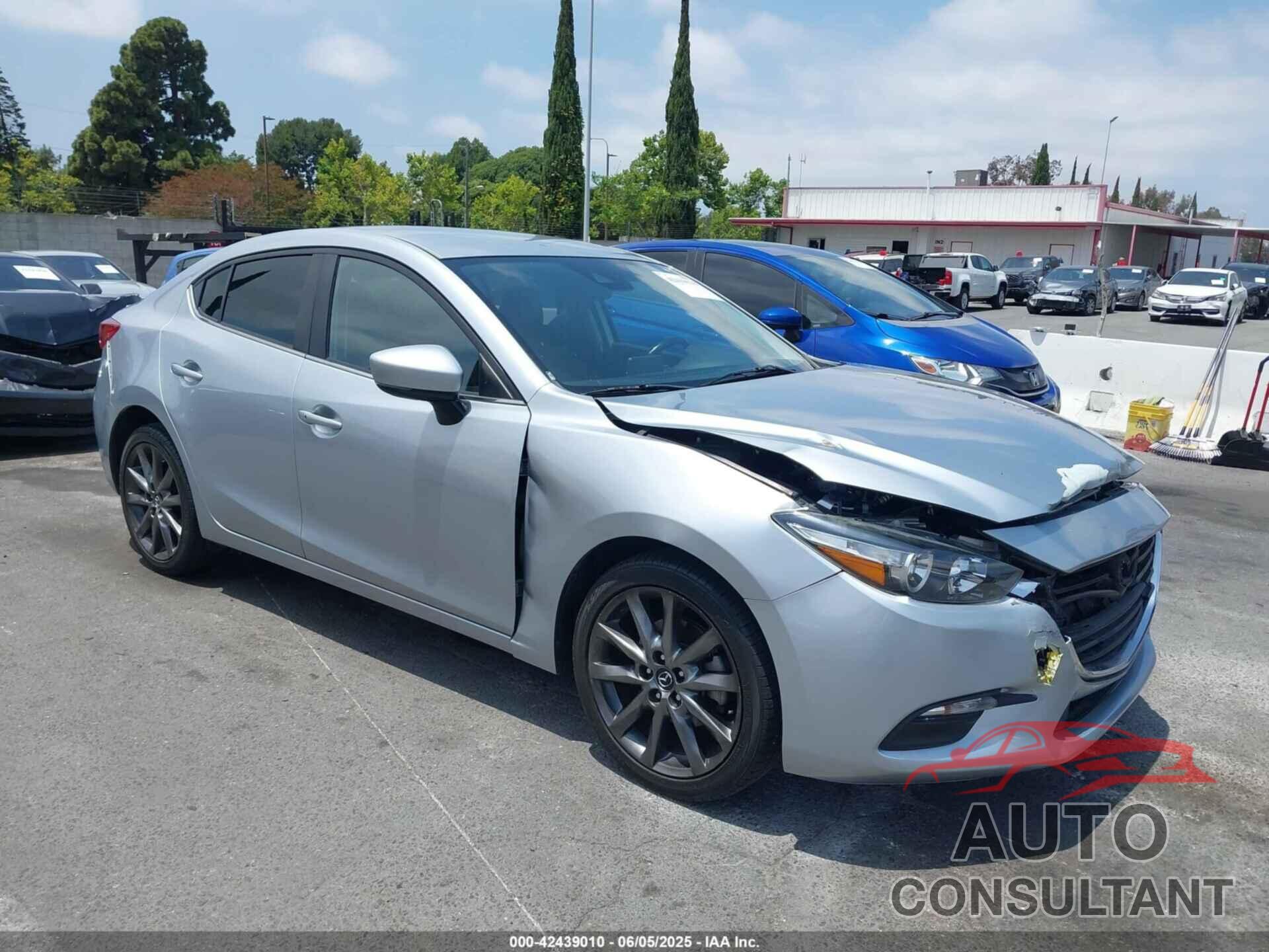 MAZDA MAZDA3 2018 - 3MZBN1V38JM199944