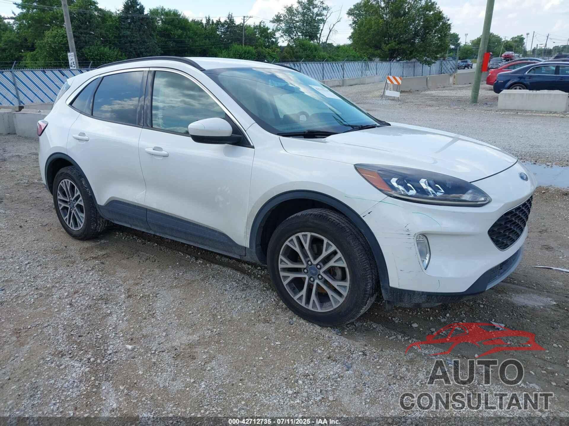 FORD ESCAPE 2021 - 1FMCU9H61MUA65352