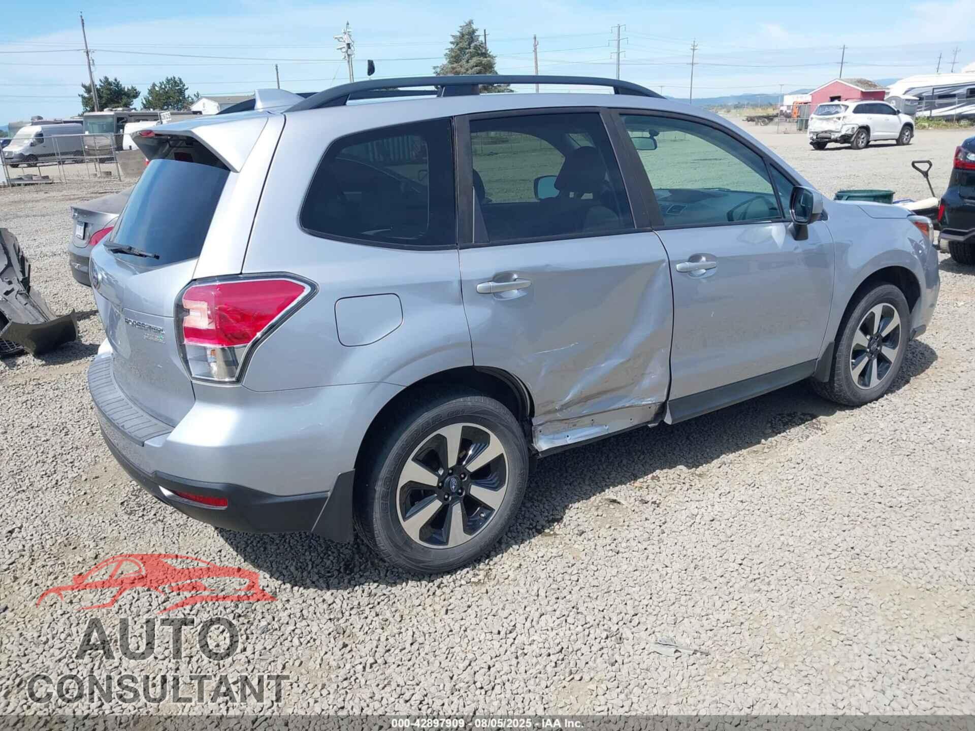 SUBARU FORESTER 2017 - JF2SJAEC0HH562512