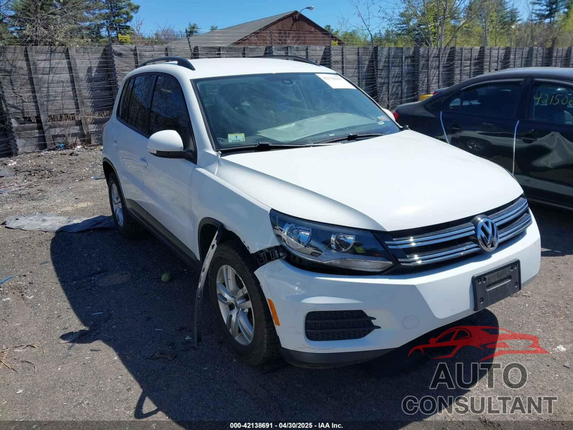 VOLKSWAGEN TIGUAN 2017 - WVGAV7AX7HW501935