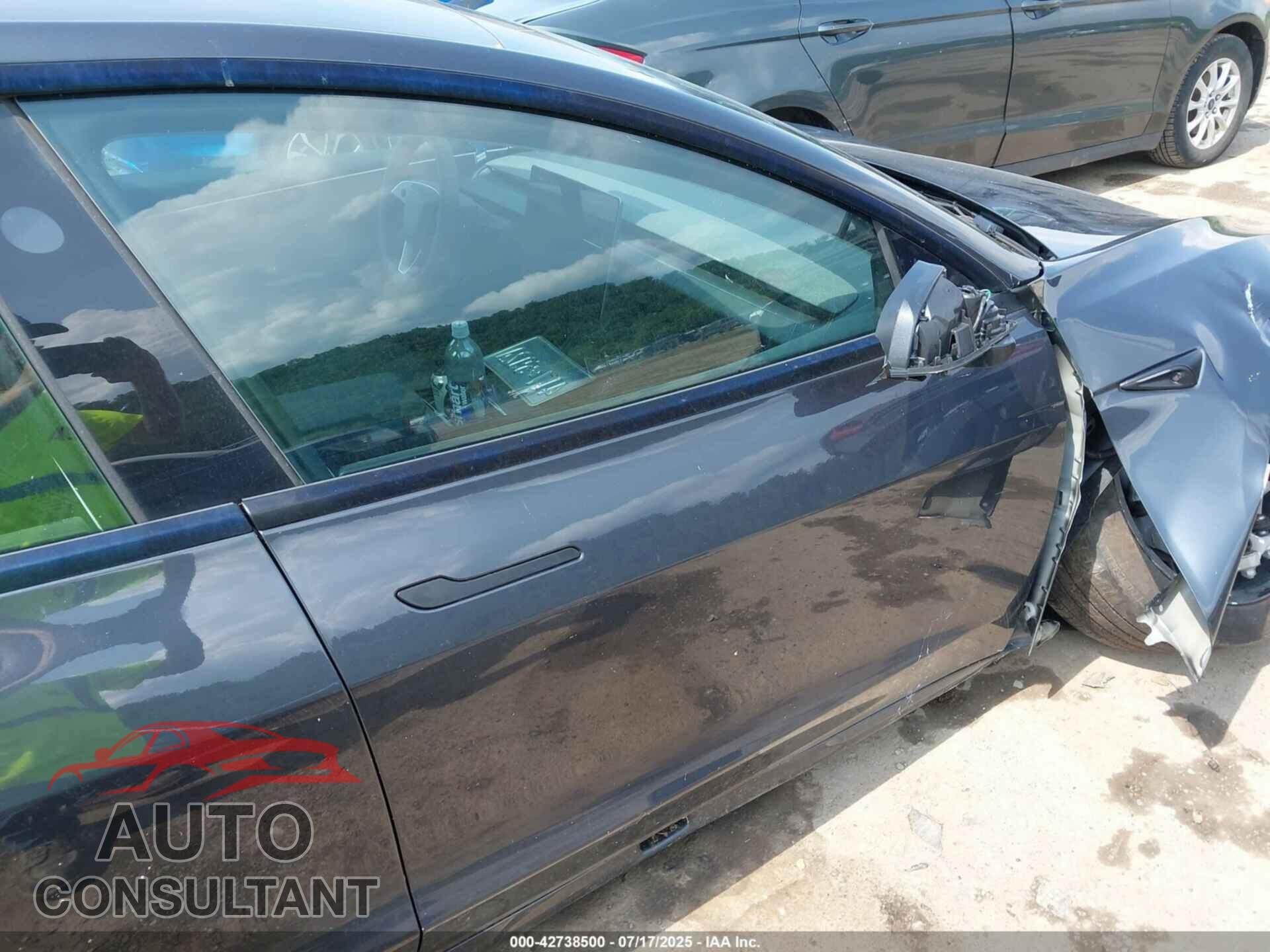 TESLA MODEL 3 2024 - 5YJ3E1EA1RF725949