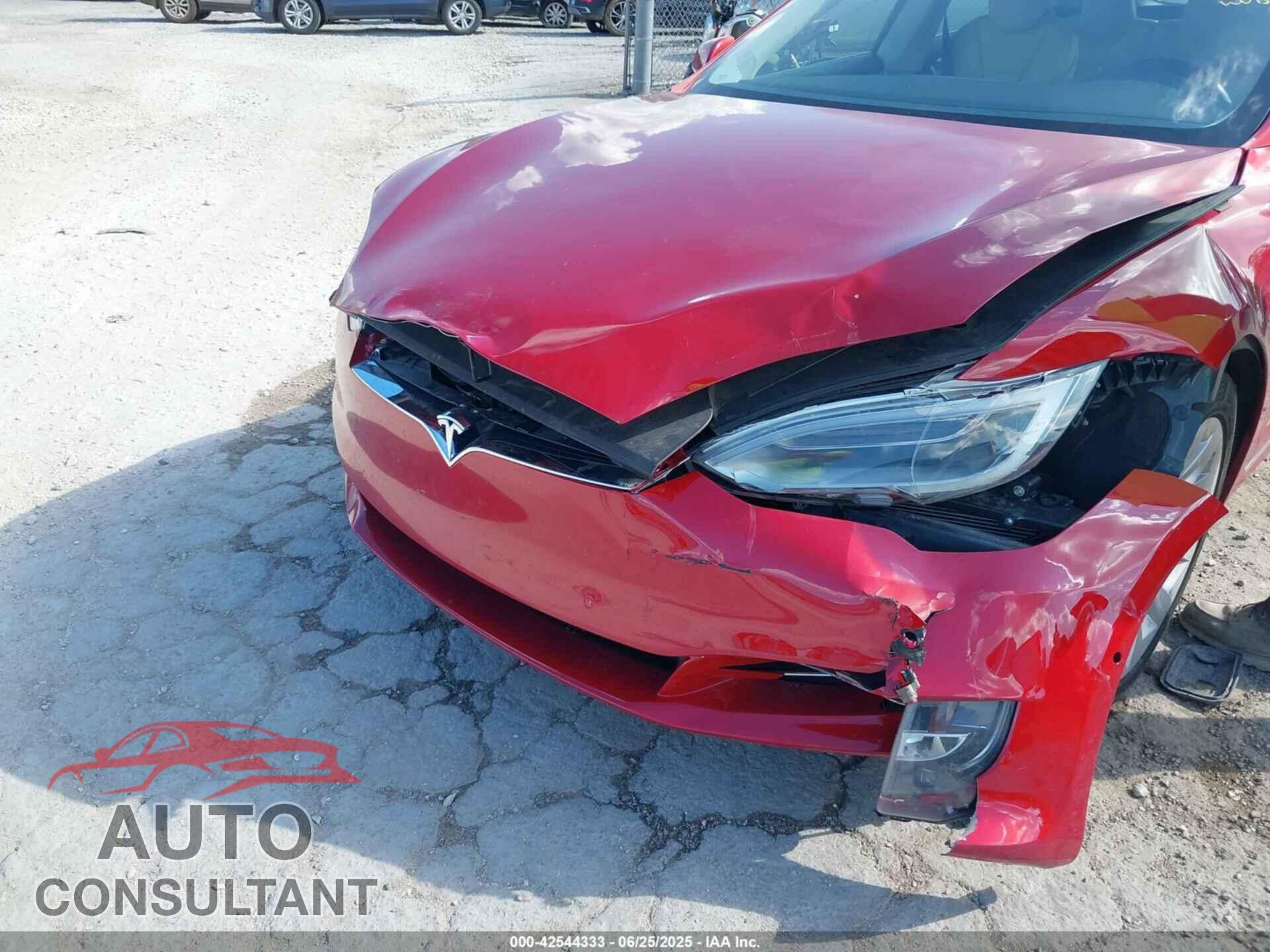 TESLA MODEL S 2017 - 5YJSA1E14HF199130