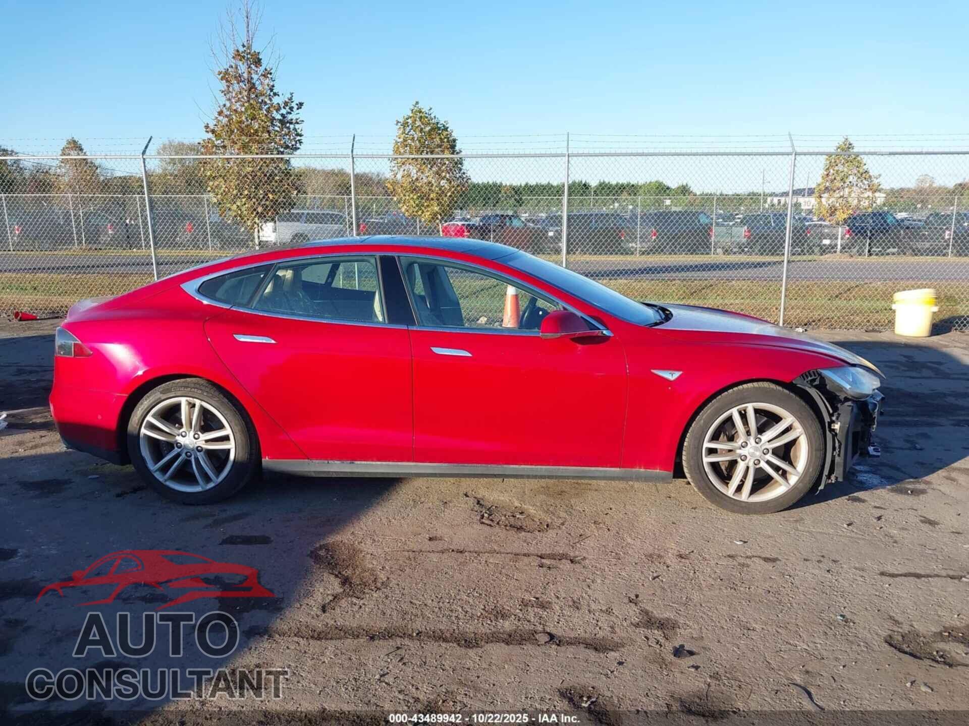 TESLA MODEL S 2015 - 5YJSA1S2XFF085434