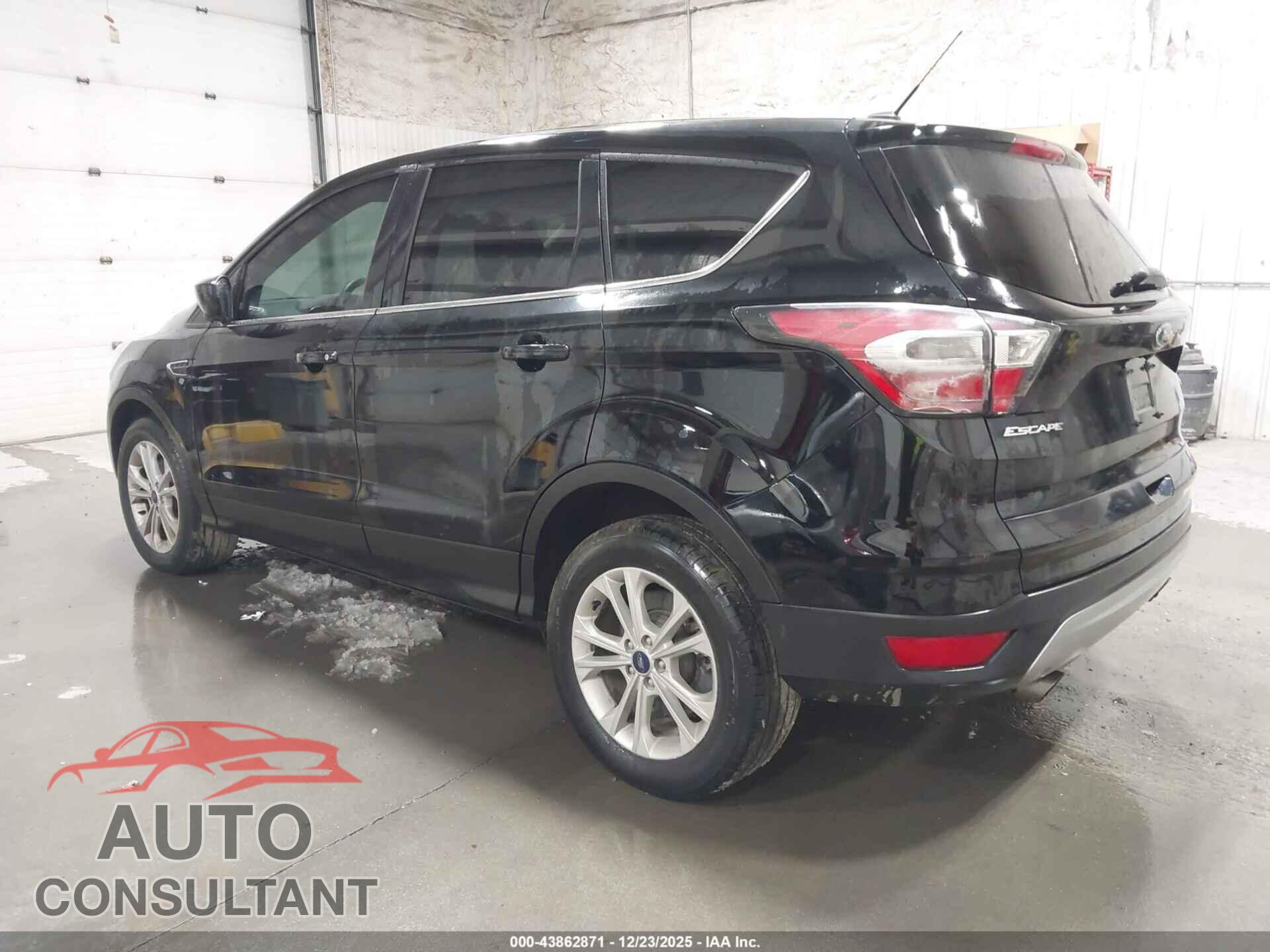 FORD ESCAPE 2017 - 1FMCU9GD5HUA69829