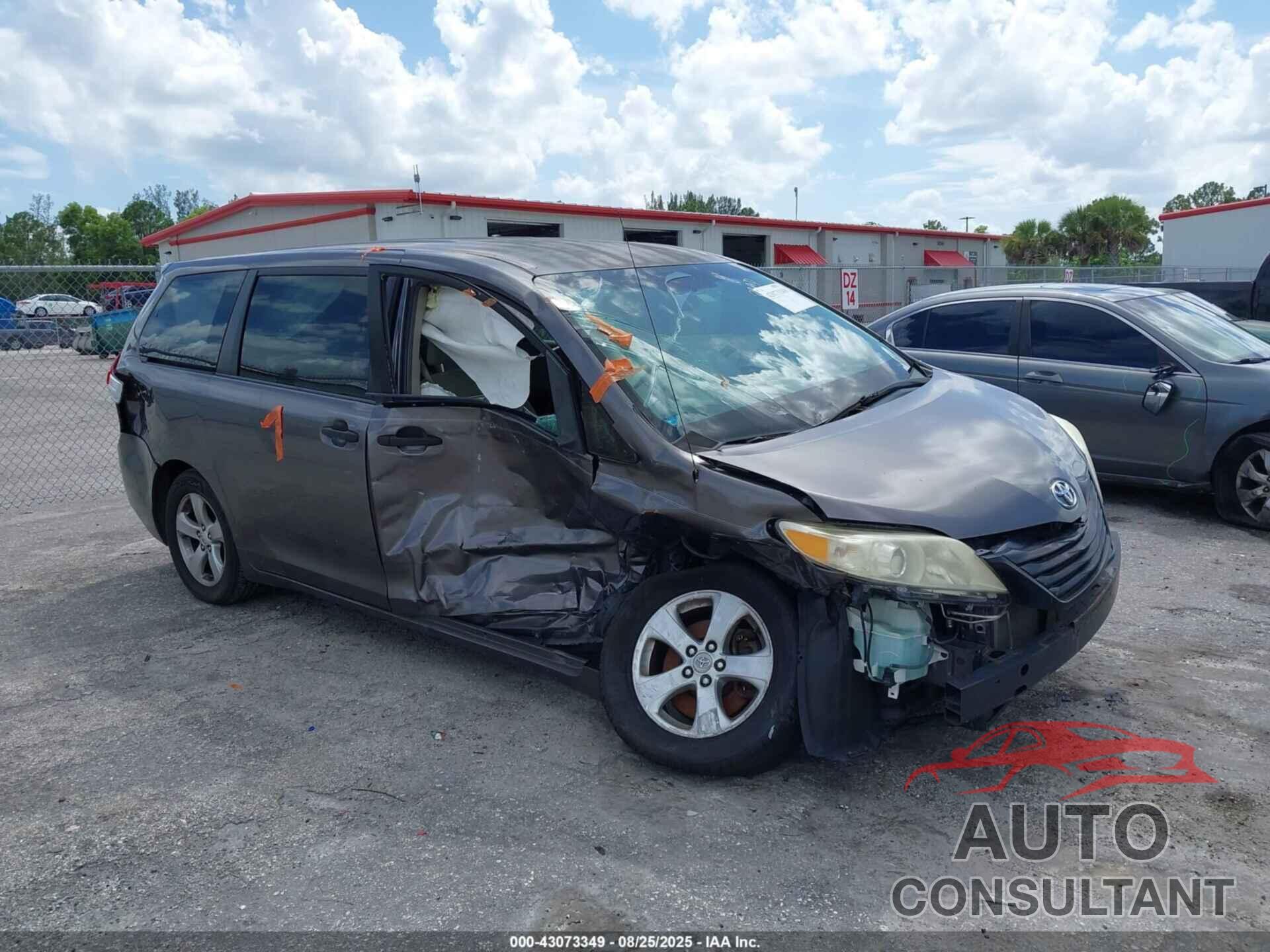 TOYOTA SIENNA 2012 - 5TDKA3DC8CS010238