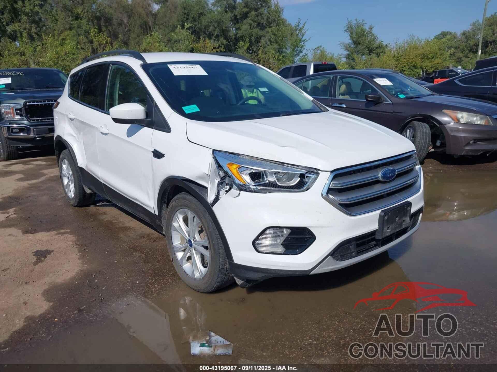 FORD ESCAPE 2017 - 1FMCU9GDXHUA81295