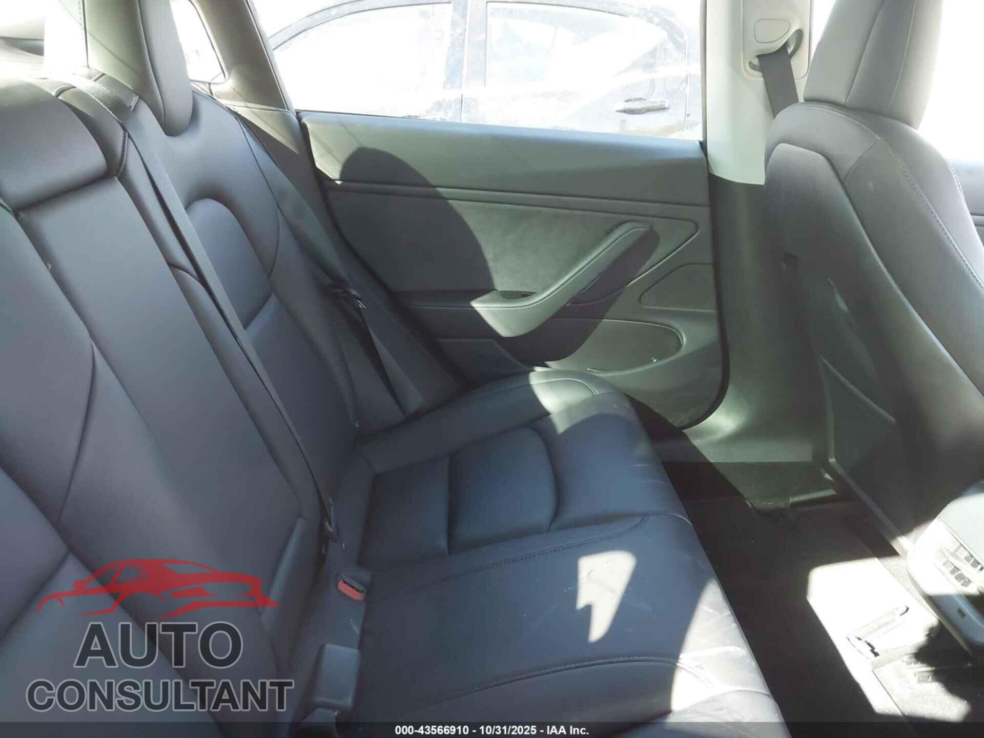 TESLA MODEL 3 2019 - 5YJ3E1EA5KF193353