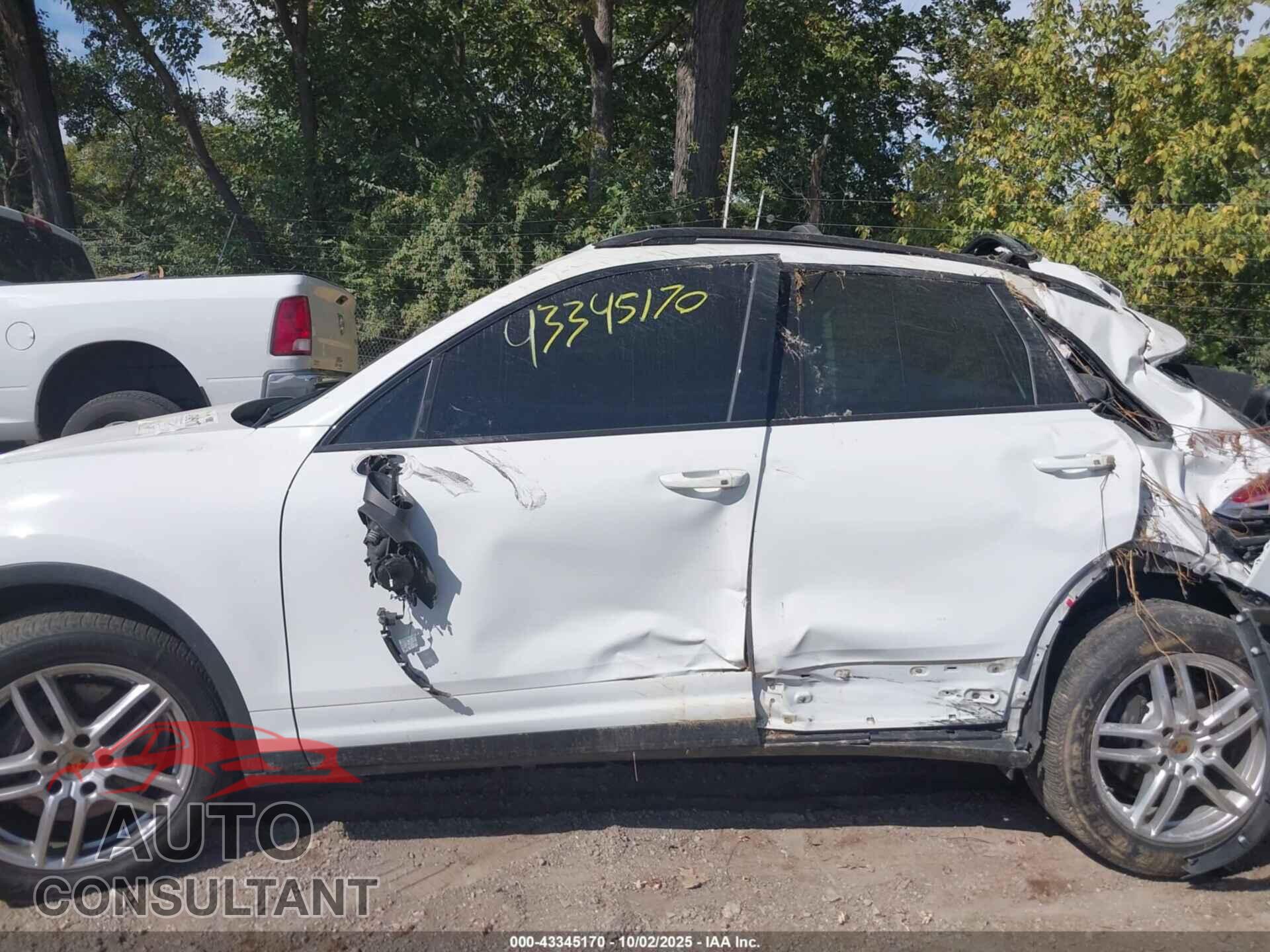 PORSCHE CAYENNE 2016 - WP1AA2A2XGLA08207