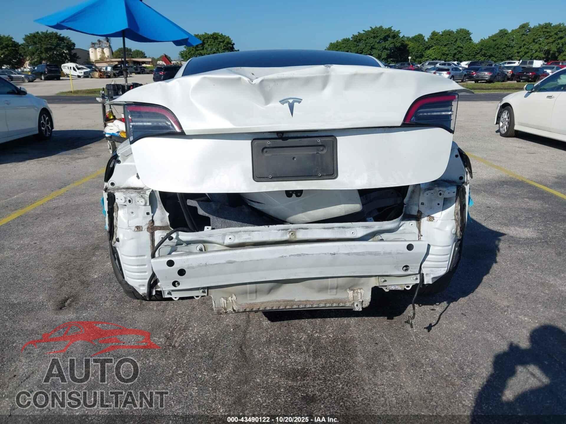 TESLA MODEL 3 2022 - 5YJ3E1EA6NF329736