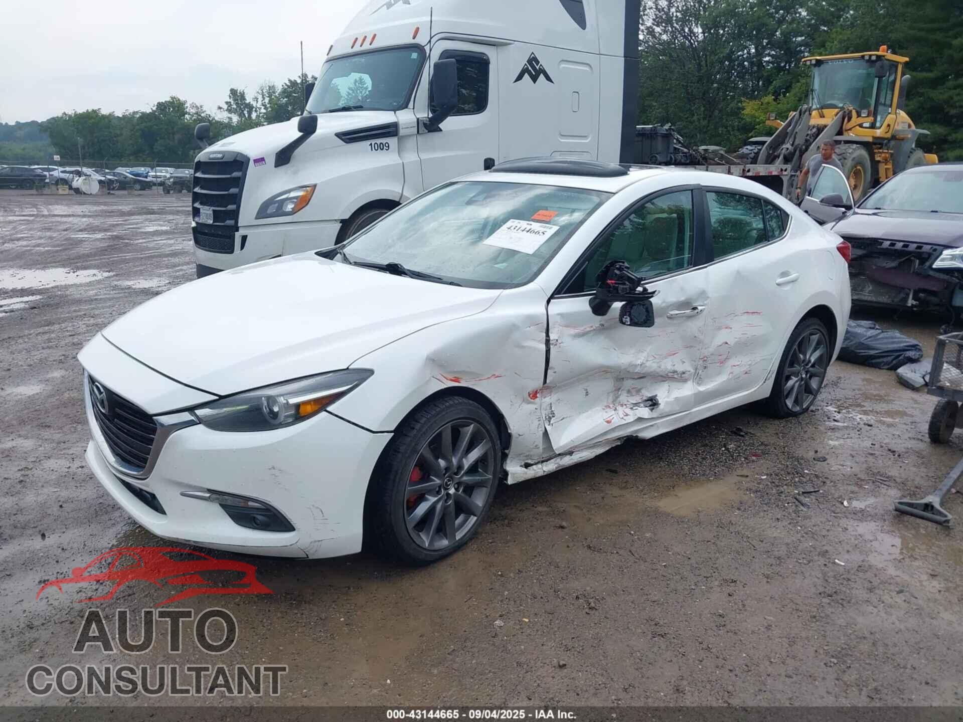 MAZDA MAZDA3 2018 - 3MZBN1W39JM171908