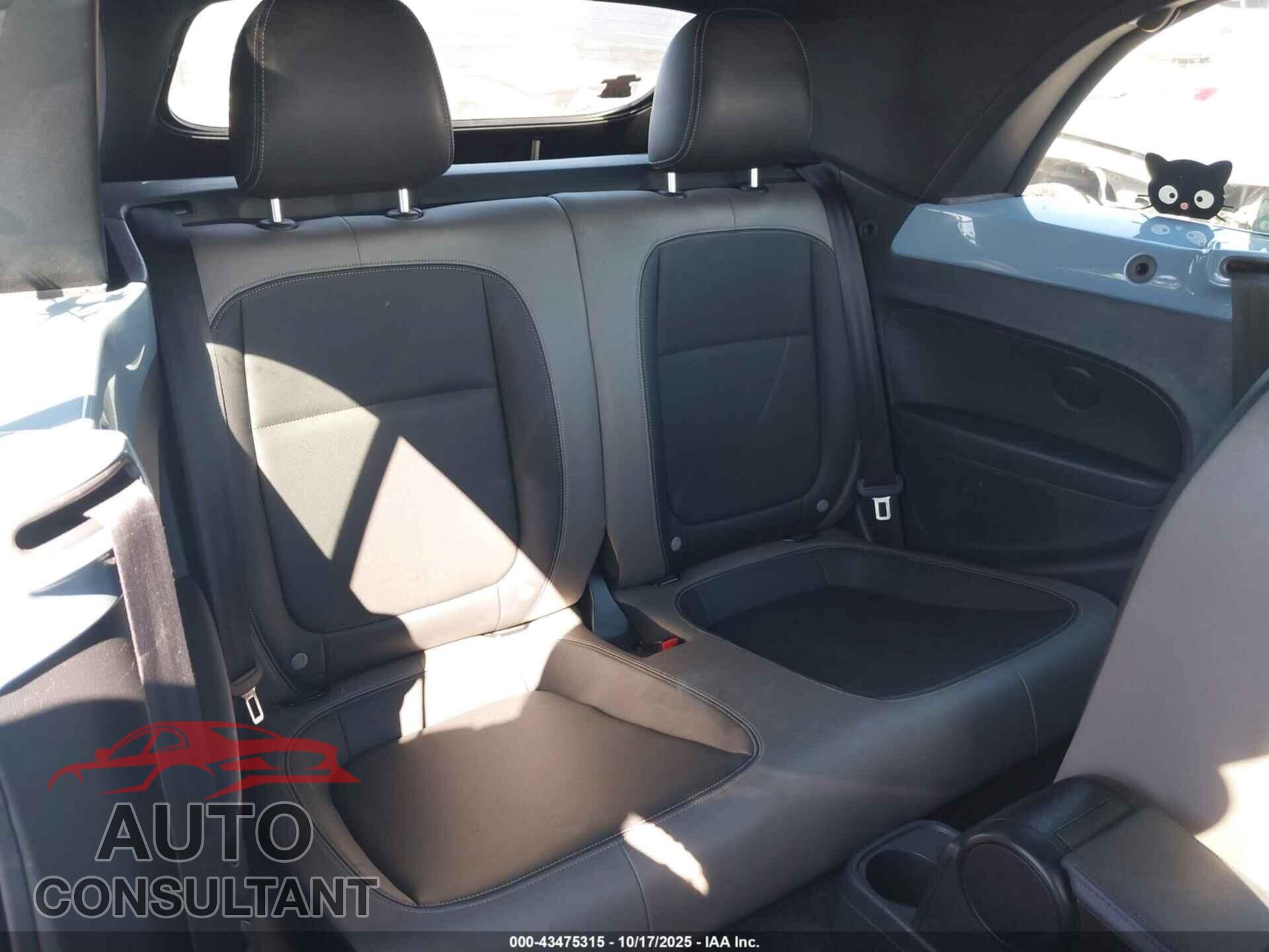 VOLKSWAGEN BEETLE 2014 - 3VW5P7AT3EM803048