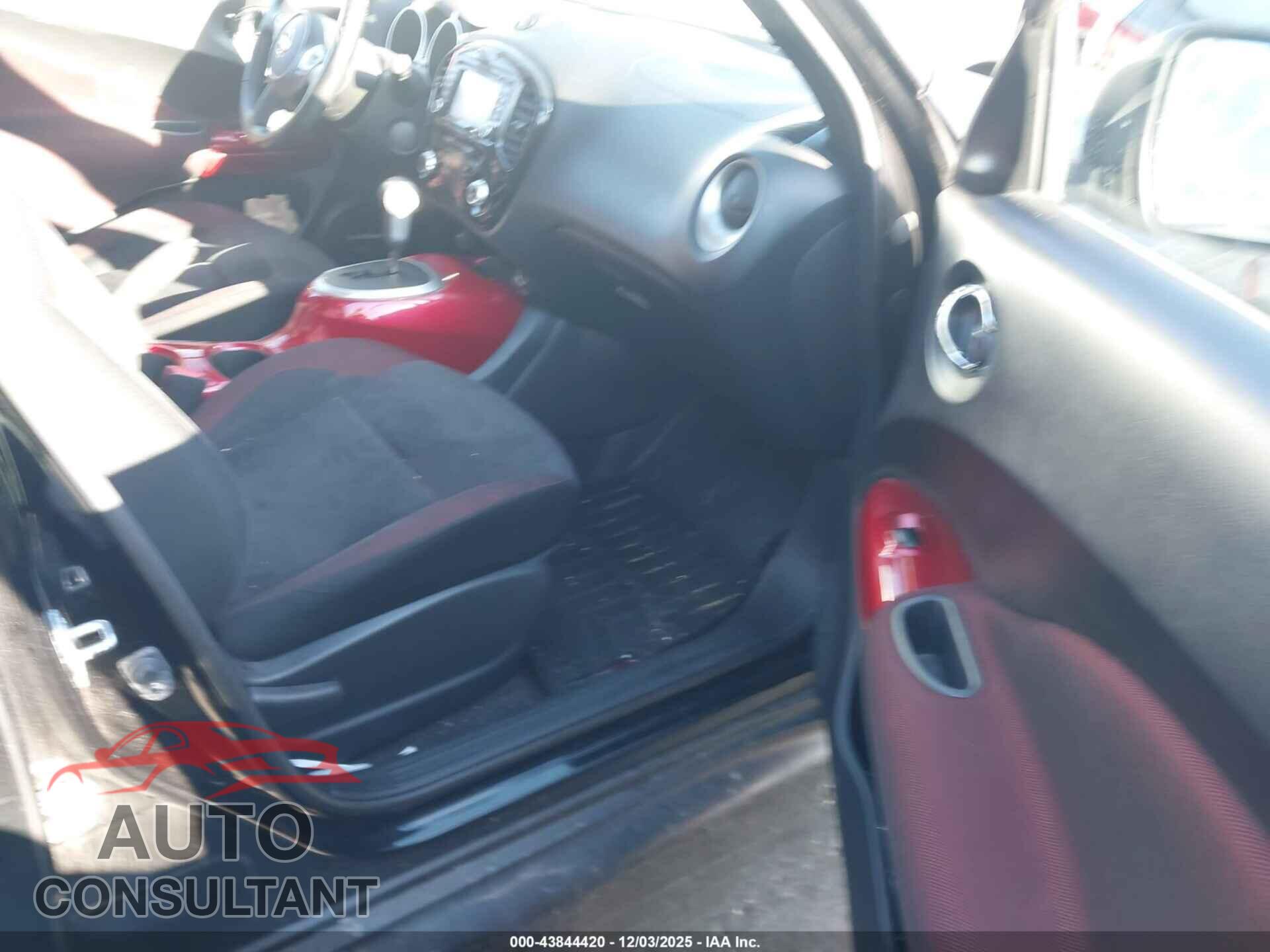 NISSAN JUKE 2015 - JN8AF5MV3FT551993