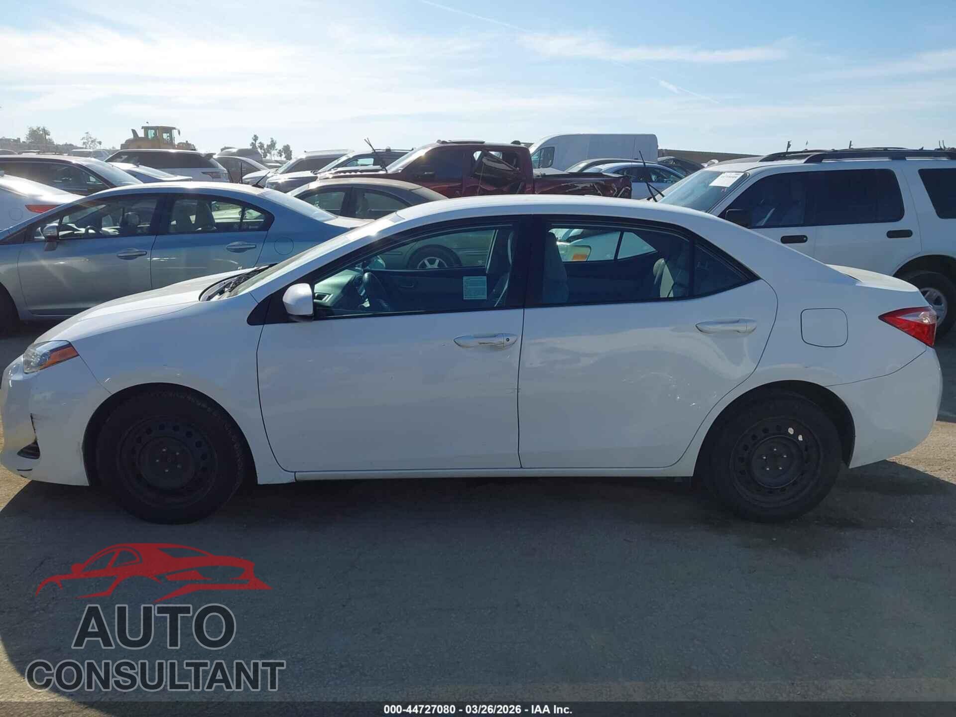 TOYOTA COROLLA 2018 - 5YFBURHE4JP749229