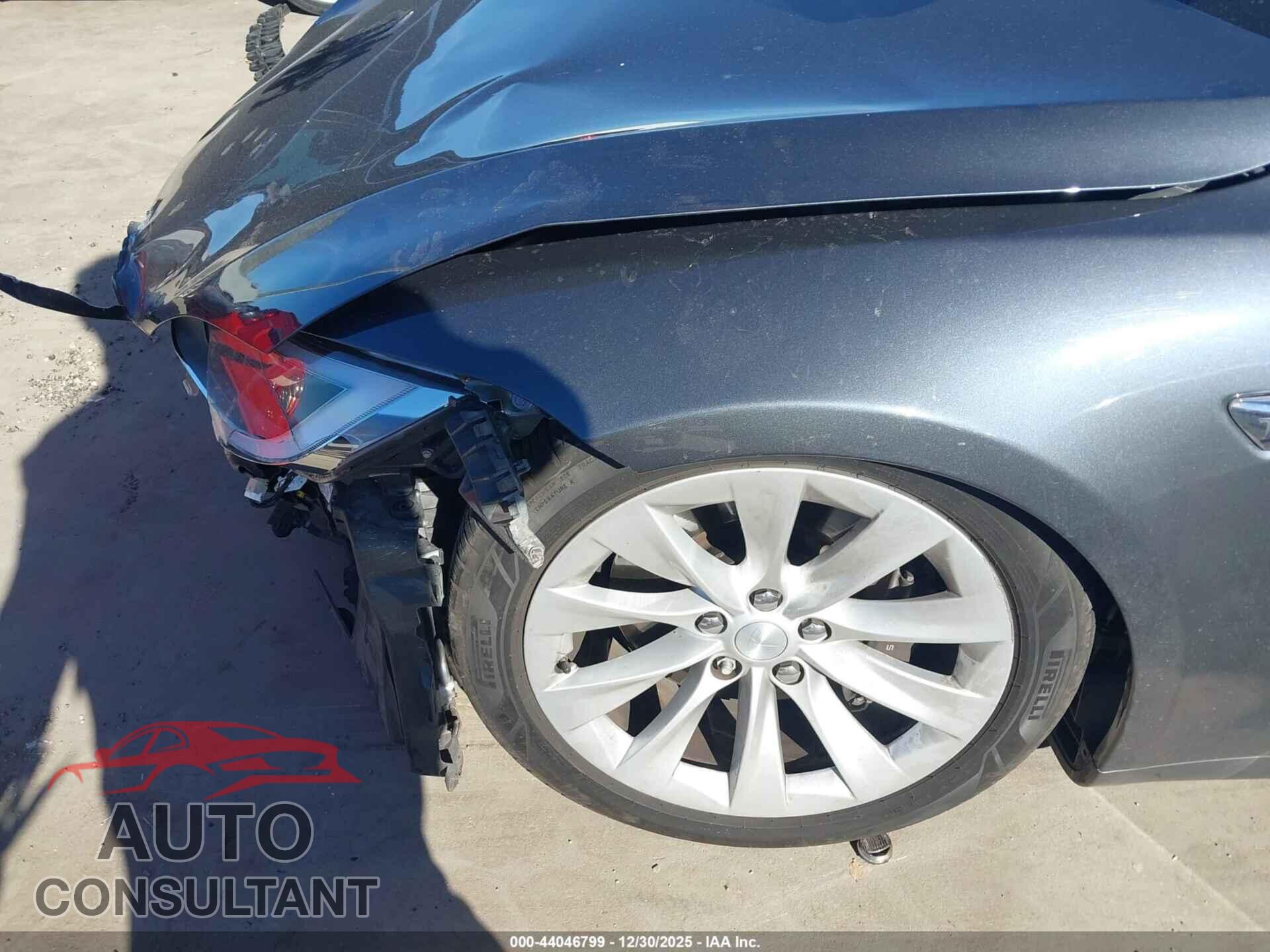 TESLA MODEL S 2017 - 5YJSA1E11HF233797