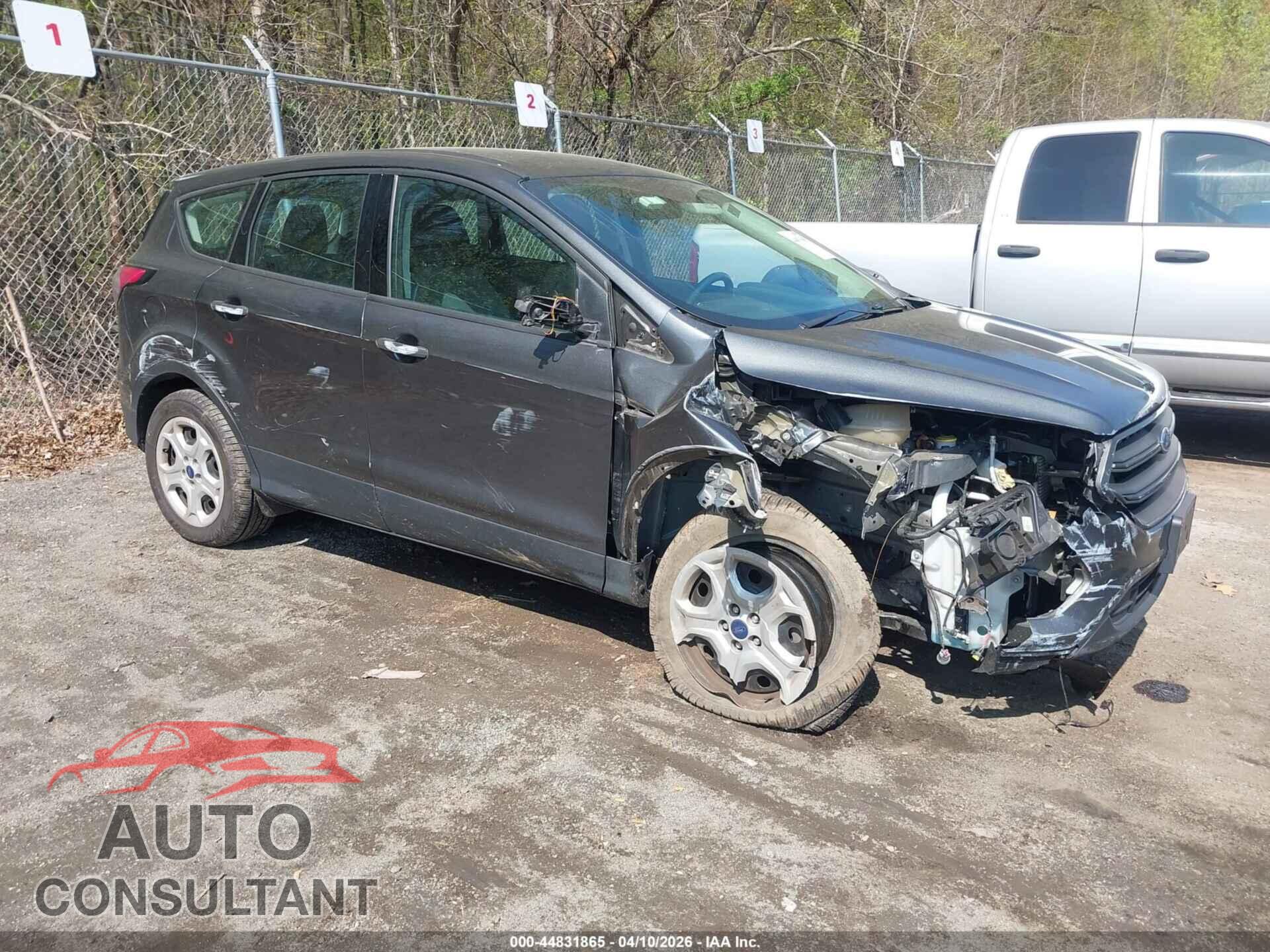 FORD ESCAPE 2017 - 1FMCU0F75HUB96782