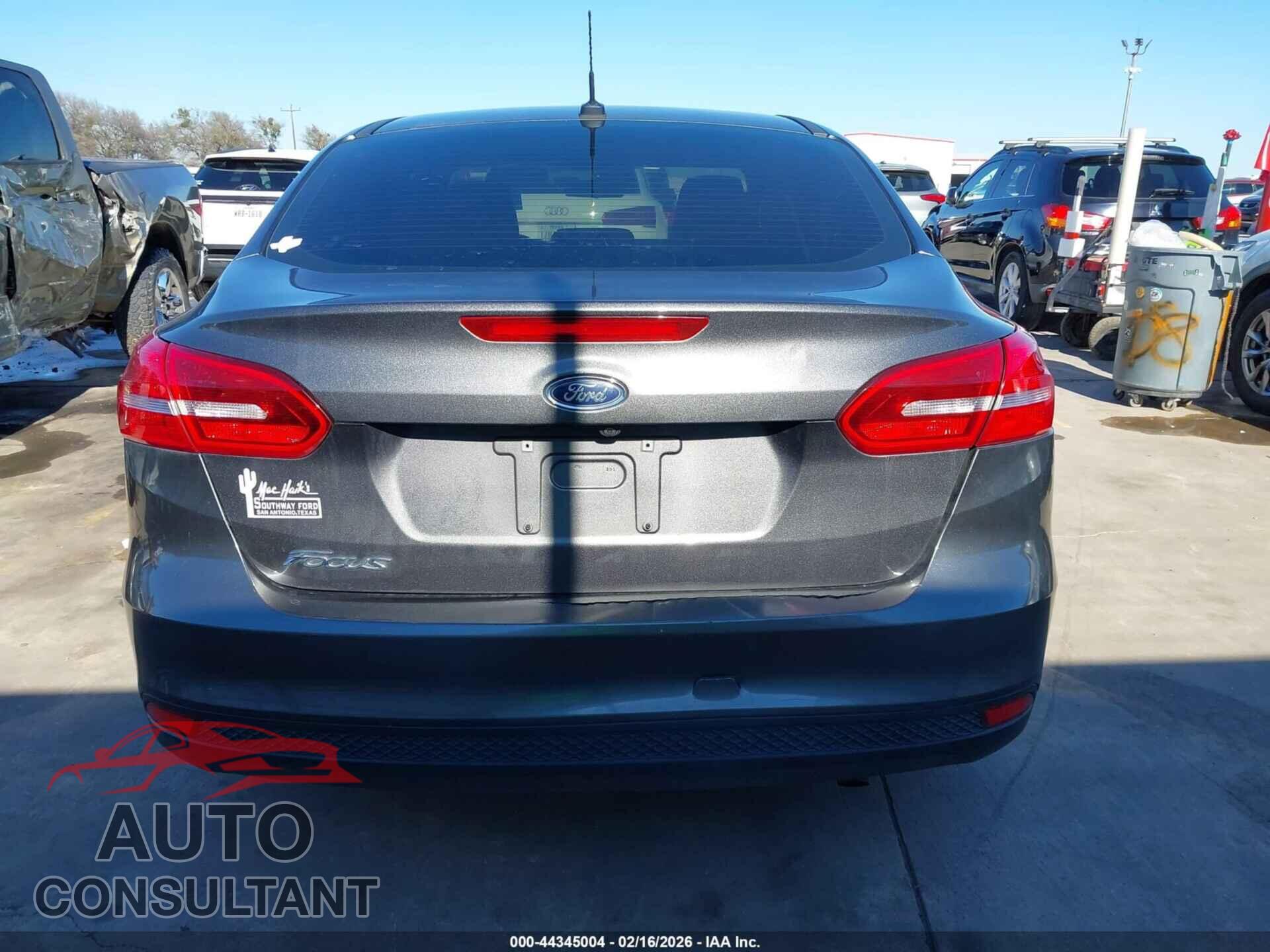 FORD FOCUS 2018 - 1FADP3E27JL222839
