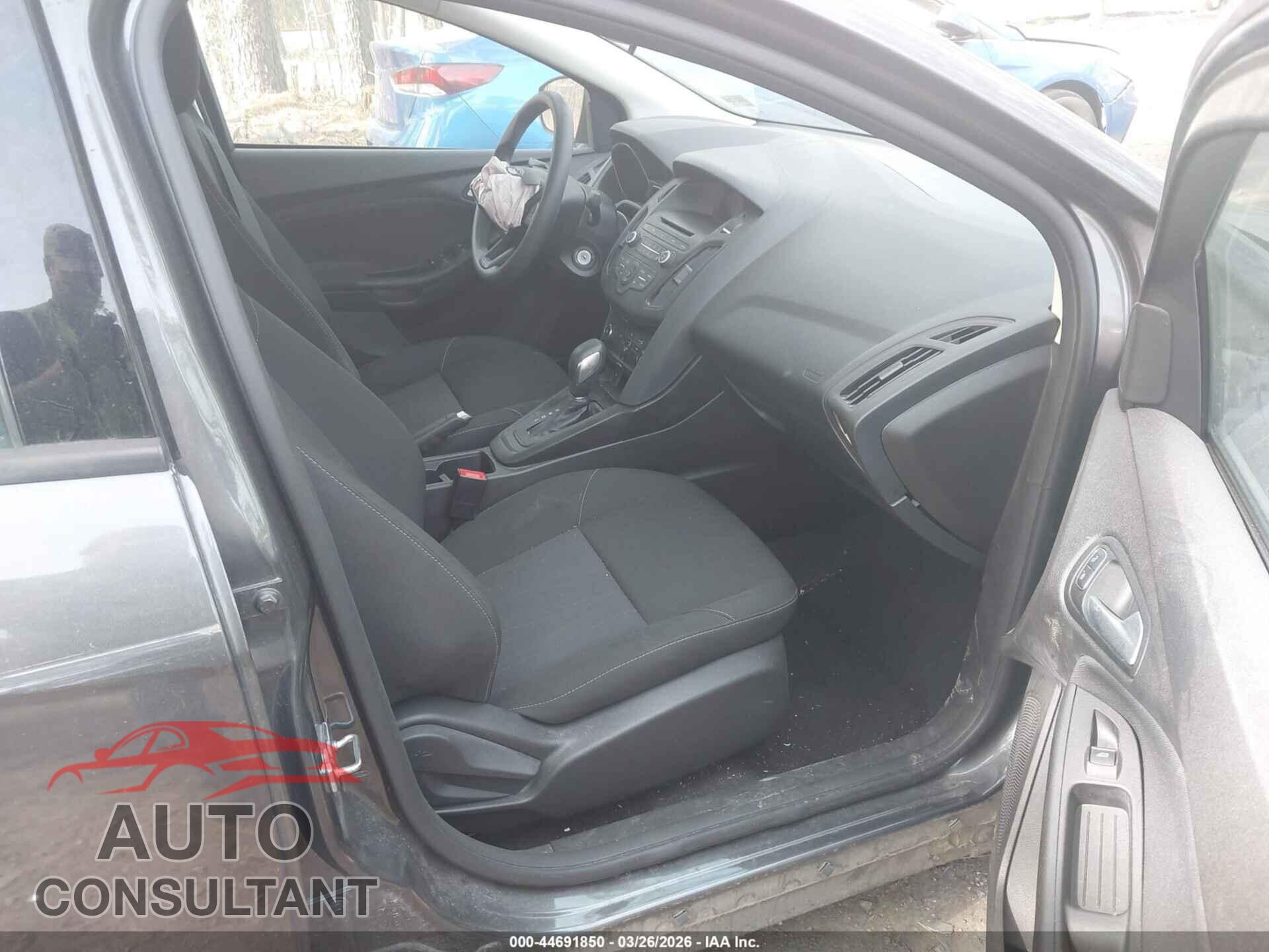 FORD FOCUS 2017 - 1FADP3F27HL304904