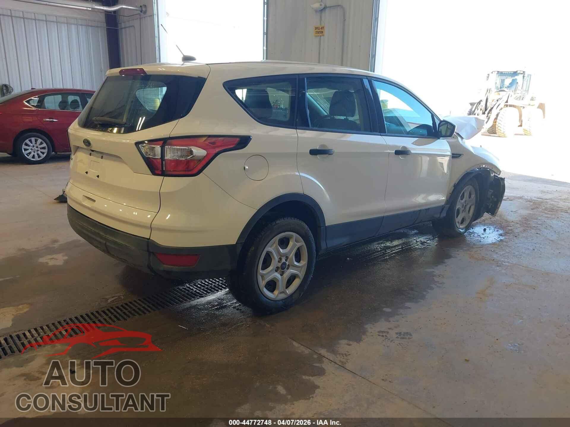 FORD ESCAPE 2017 - 1FMCU0F72HUF07830