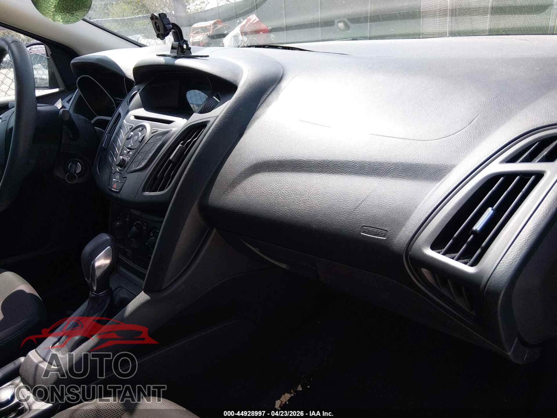 FORD FOCUS 2013 - 1FADP3E24DL208871