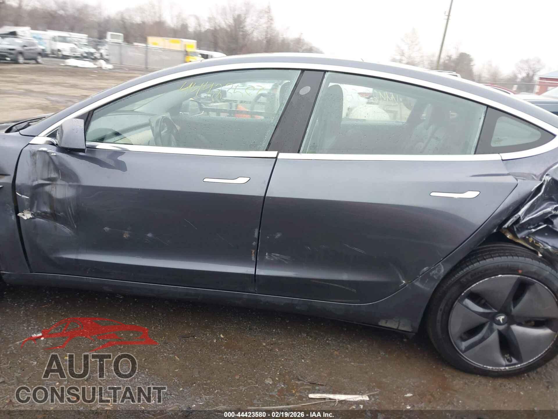 TESLA MODEL 3 2018 - 5YJ3E1EA4JF123647