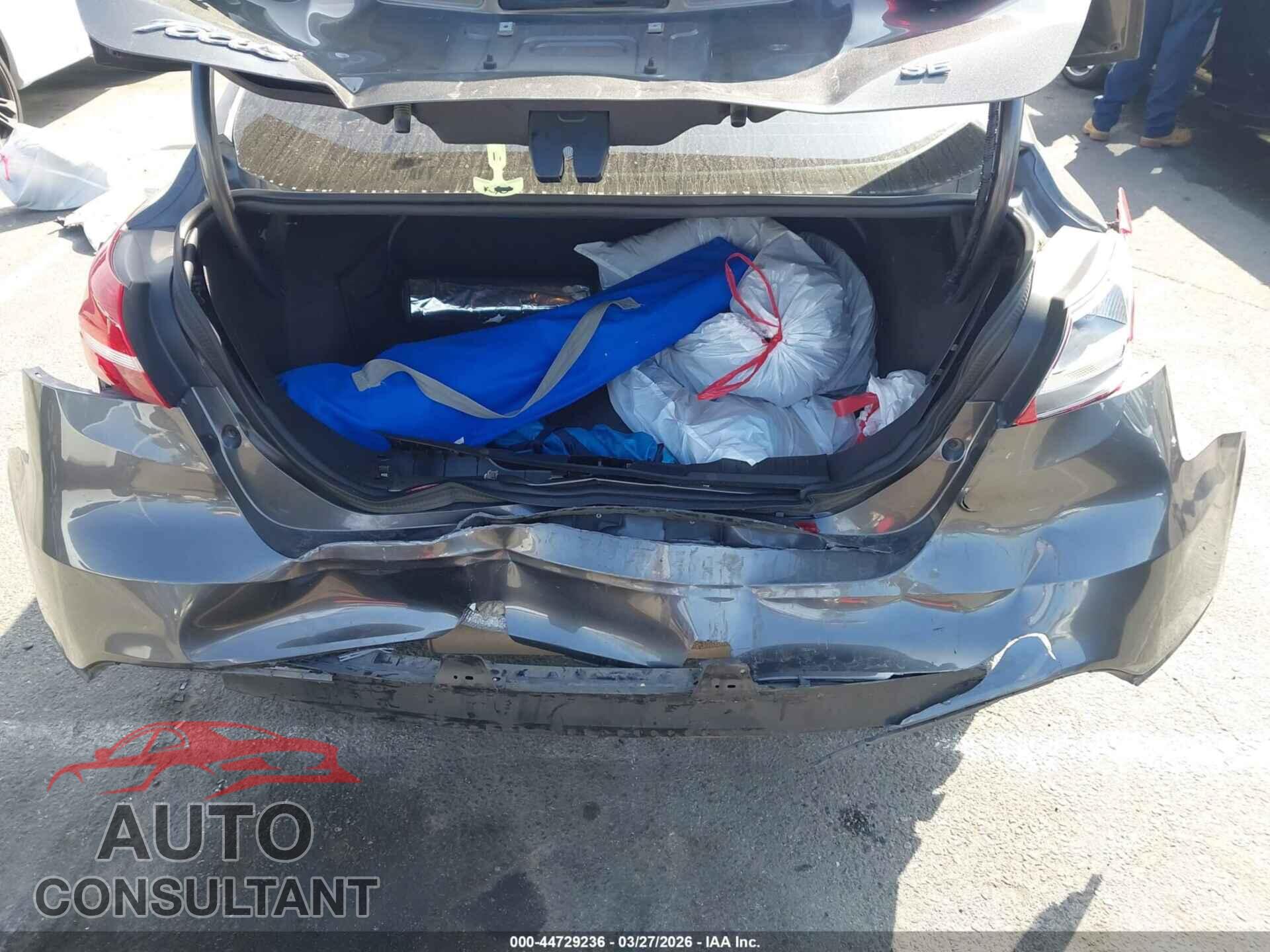 FORD FOCUS 2015 - 1FADP3F25FL380585
