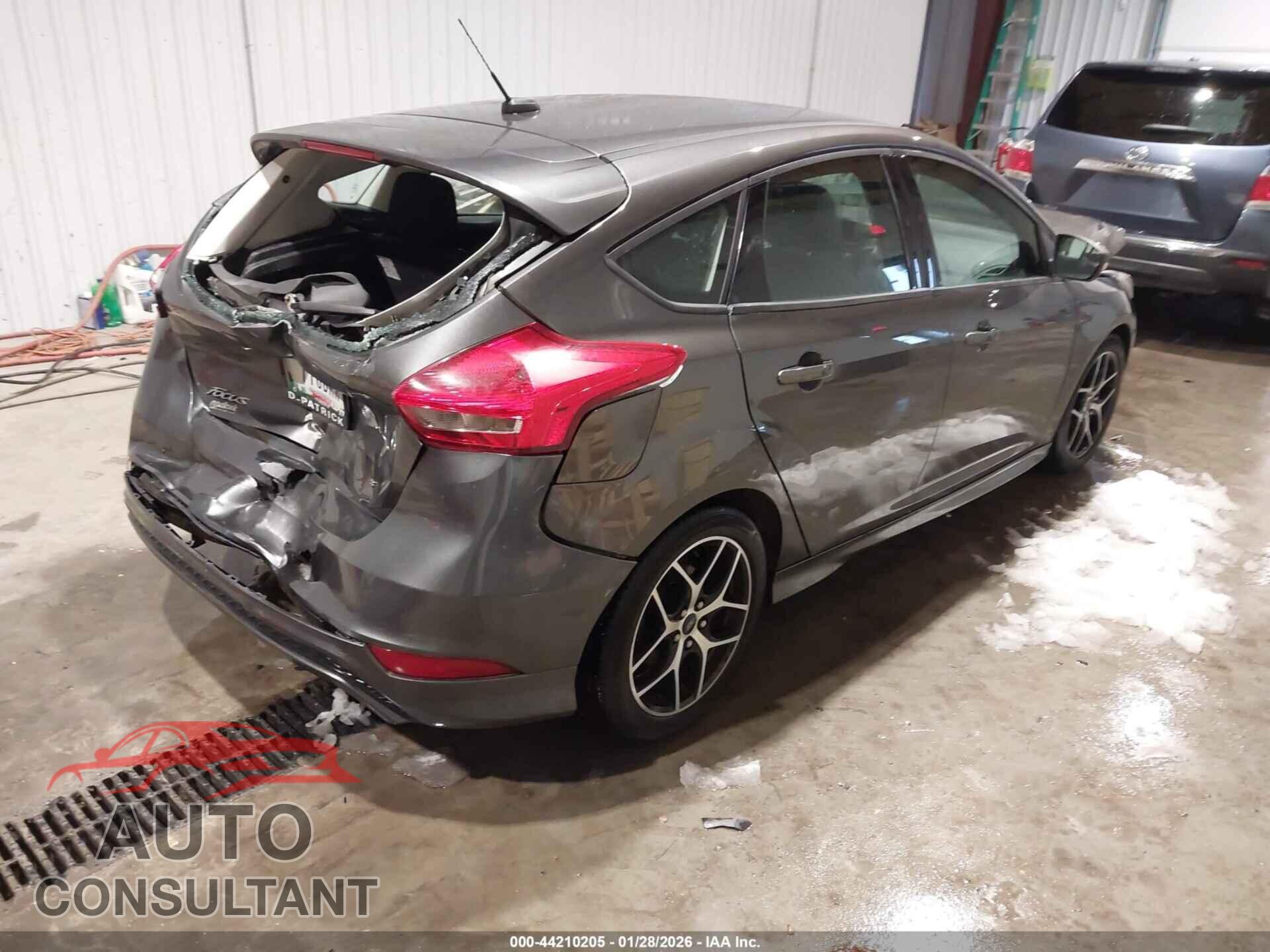 FORD FOCUS 2015 - 1FADP3K29FL381079