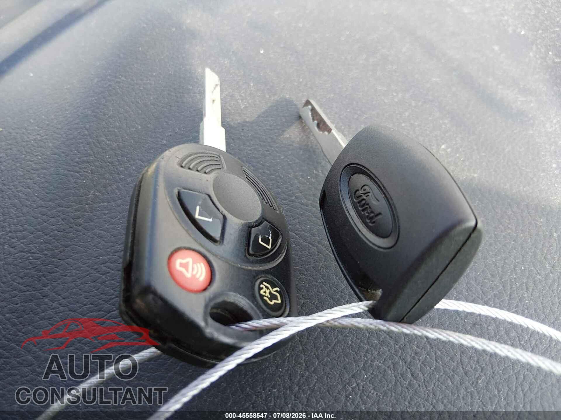 FORD FOCUS 2017 - 1FADP3E22HL307310