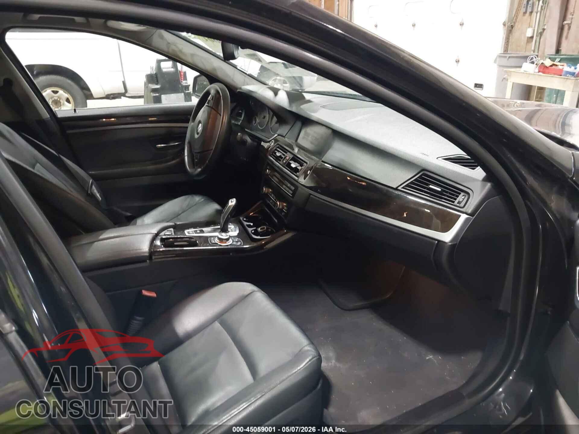 BMW 528I 2012 - WBAXH5C52CDW04414