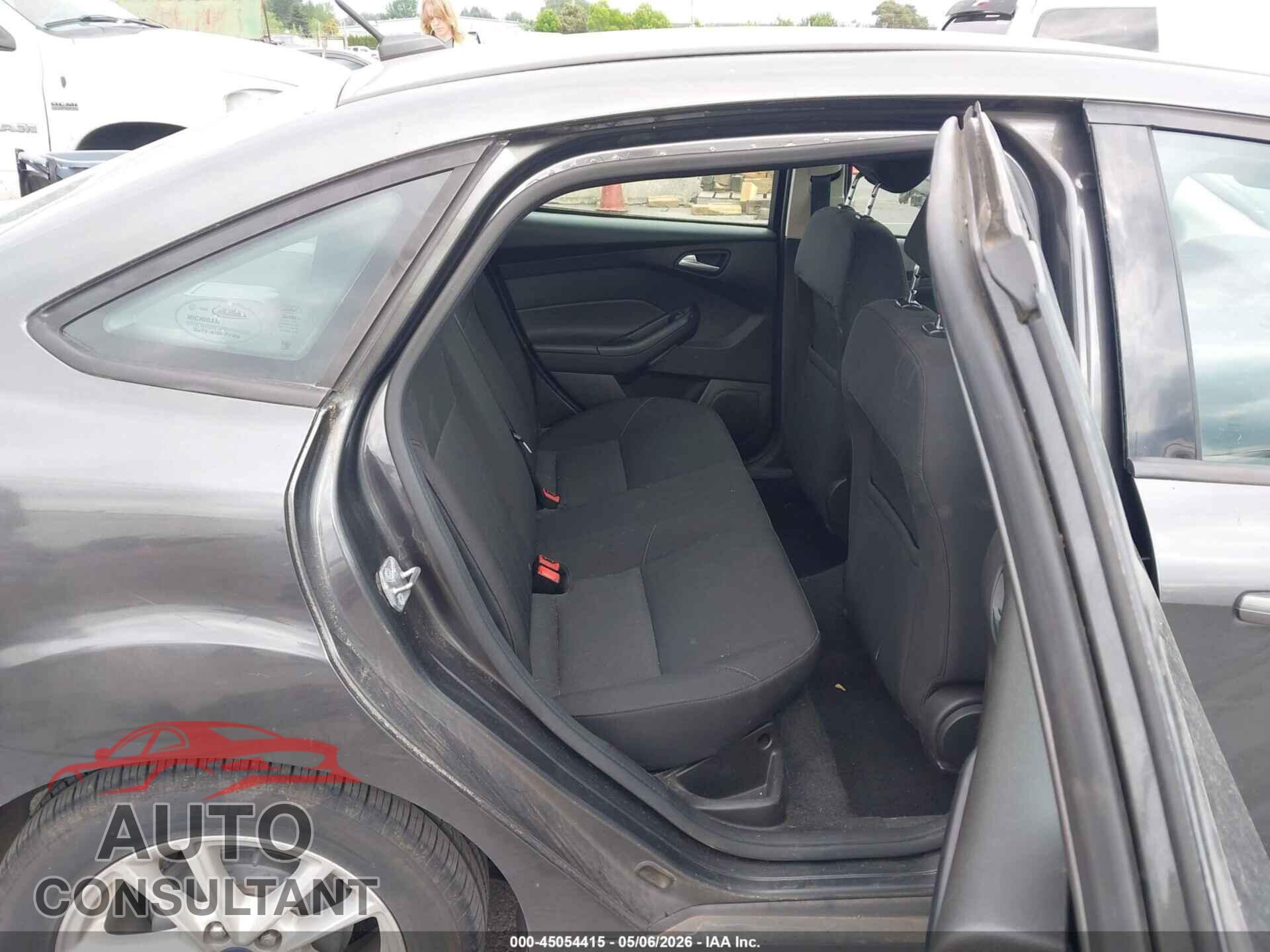 FORD FOCUS 2016 - 1FADP3F28GL315702