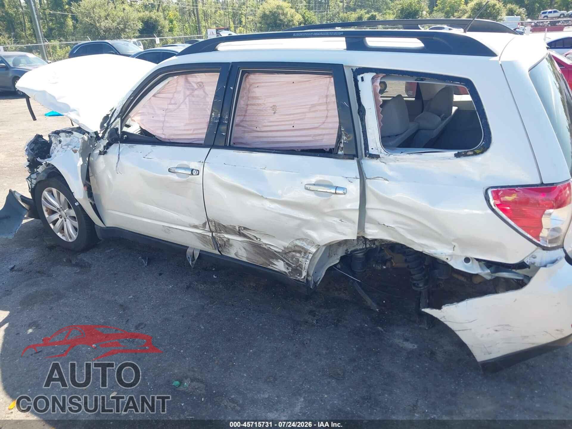 SUBARU FORESTER 2013 - JF2SHAEC8DH438218