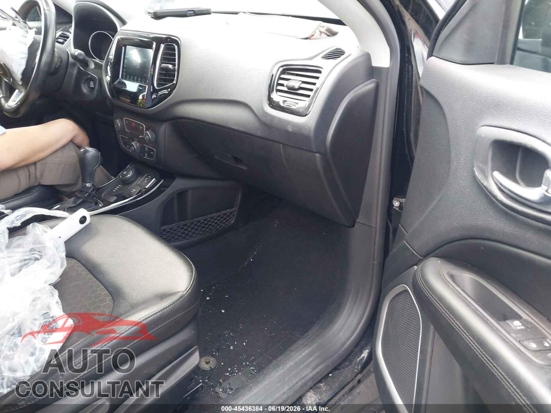 JEEP COMPASS 2020 - 3C4NJDBB2LT204895