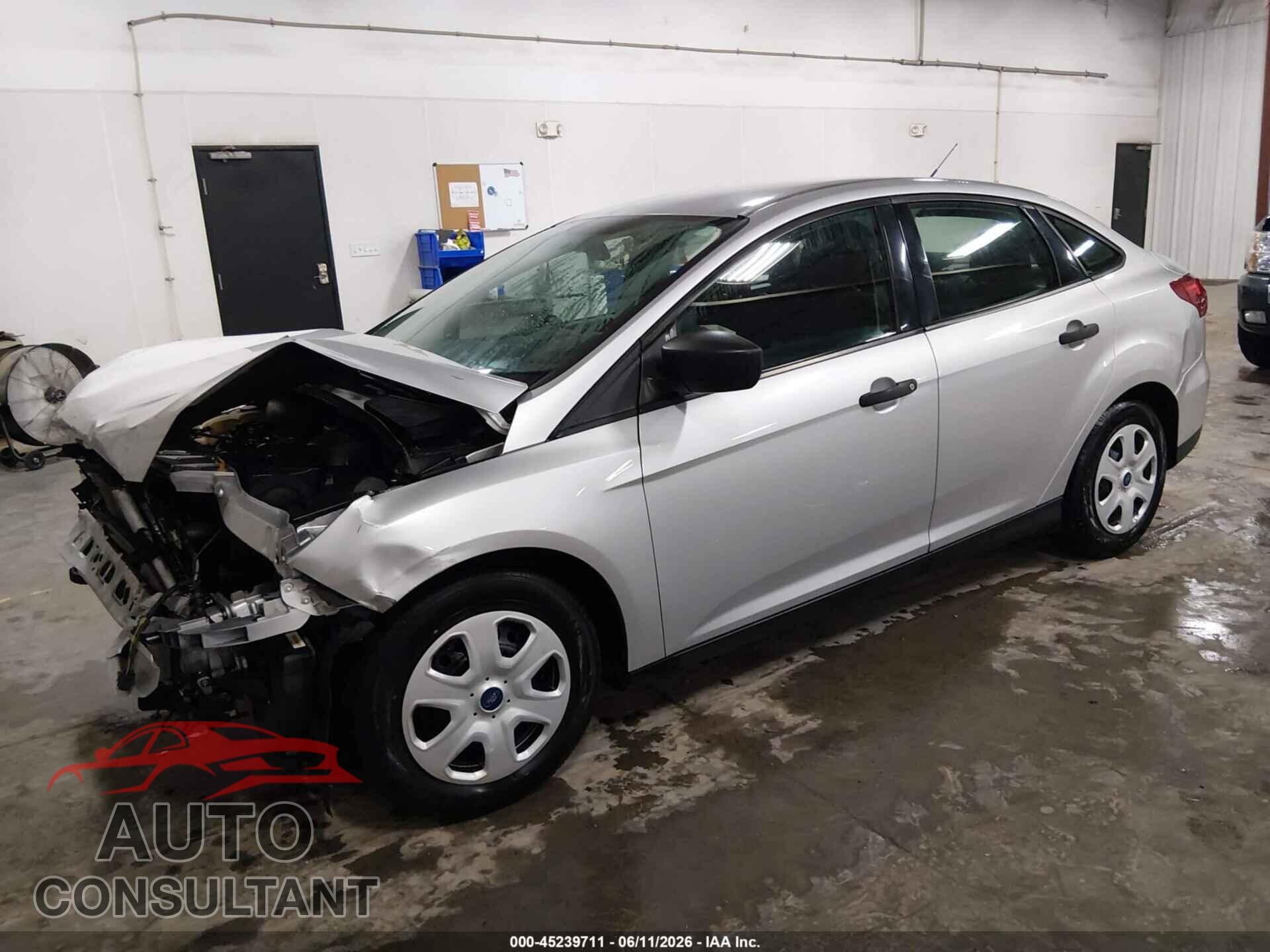 FORD FOCUS 2017 - 1FADP3E28HL213237